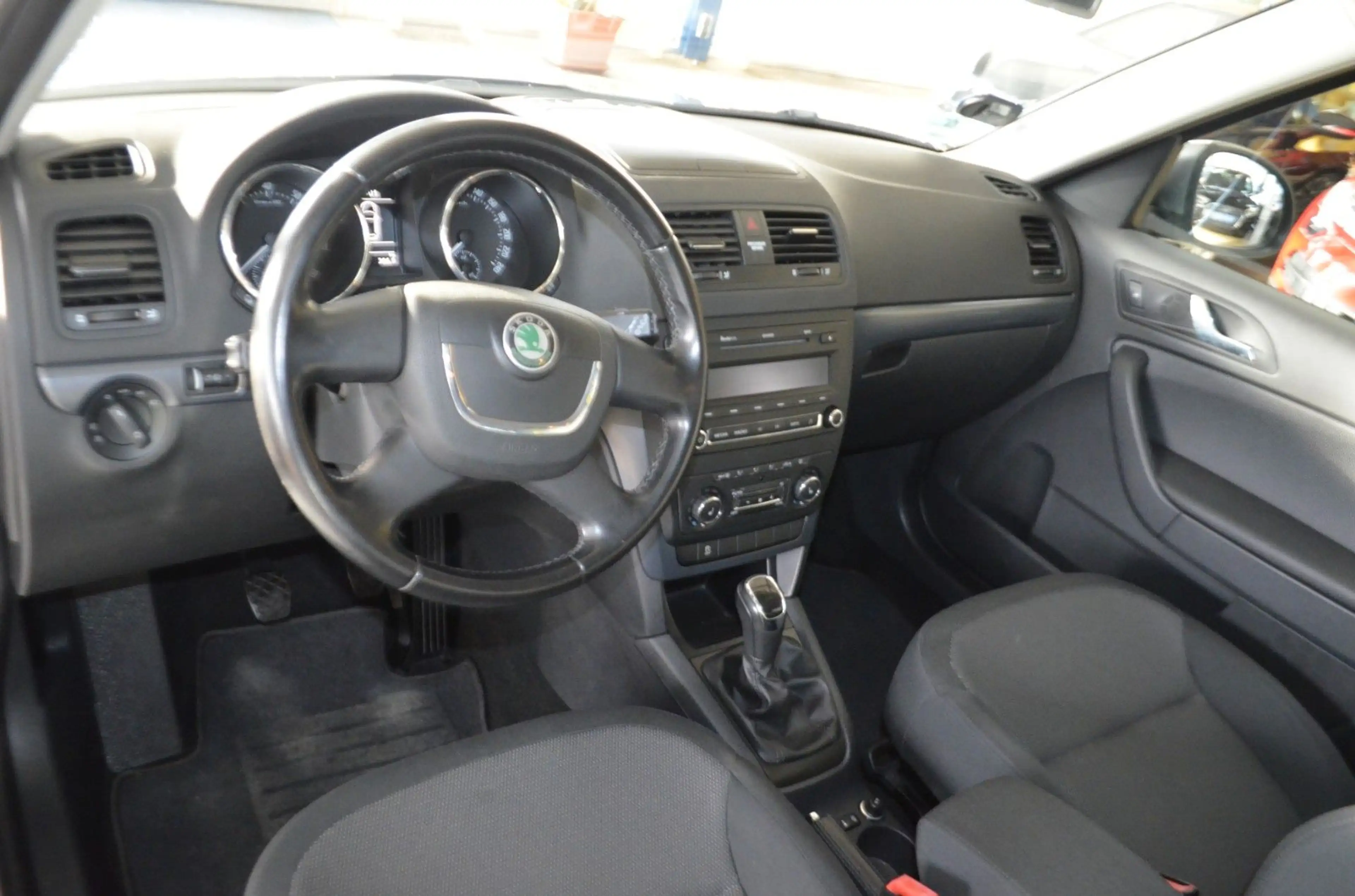 Skoda Yeti Ambition KLIMAAUTO./ TEMPOMAT / PDC — photo 11