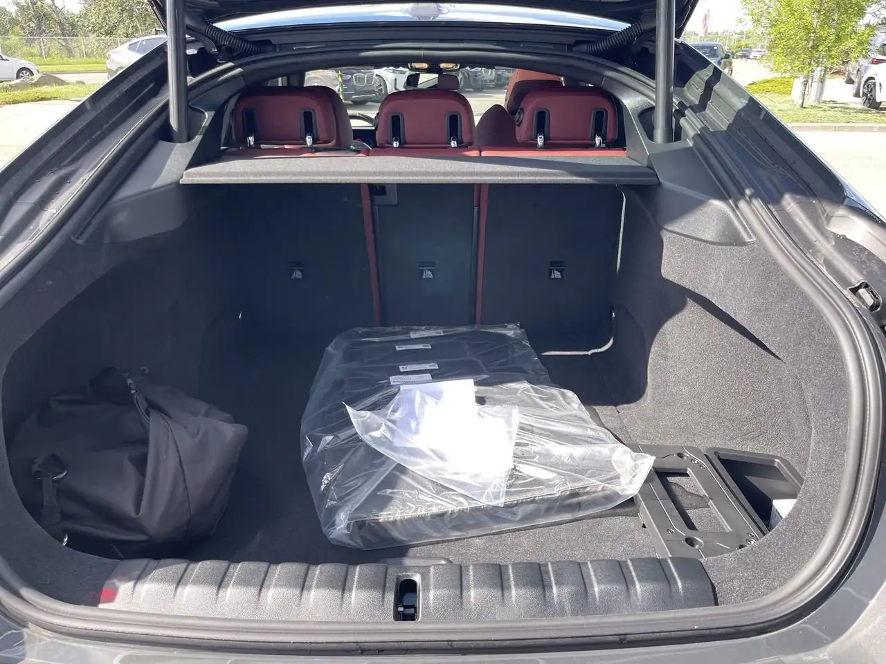 BMW i4 photo BMW i4