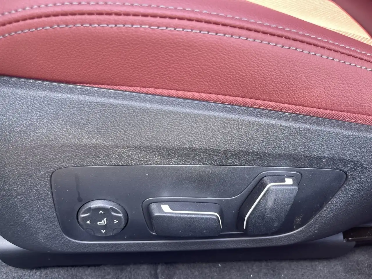 BMW i4 photo BMW i4