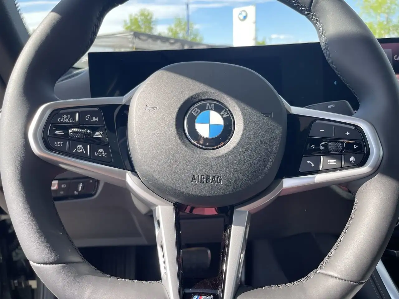 BMW i4 photo BMW i4