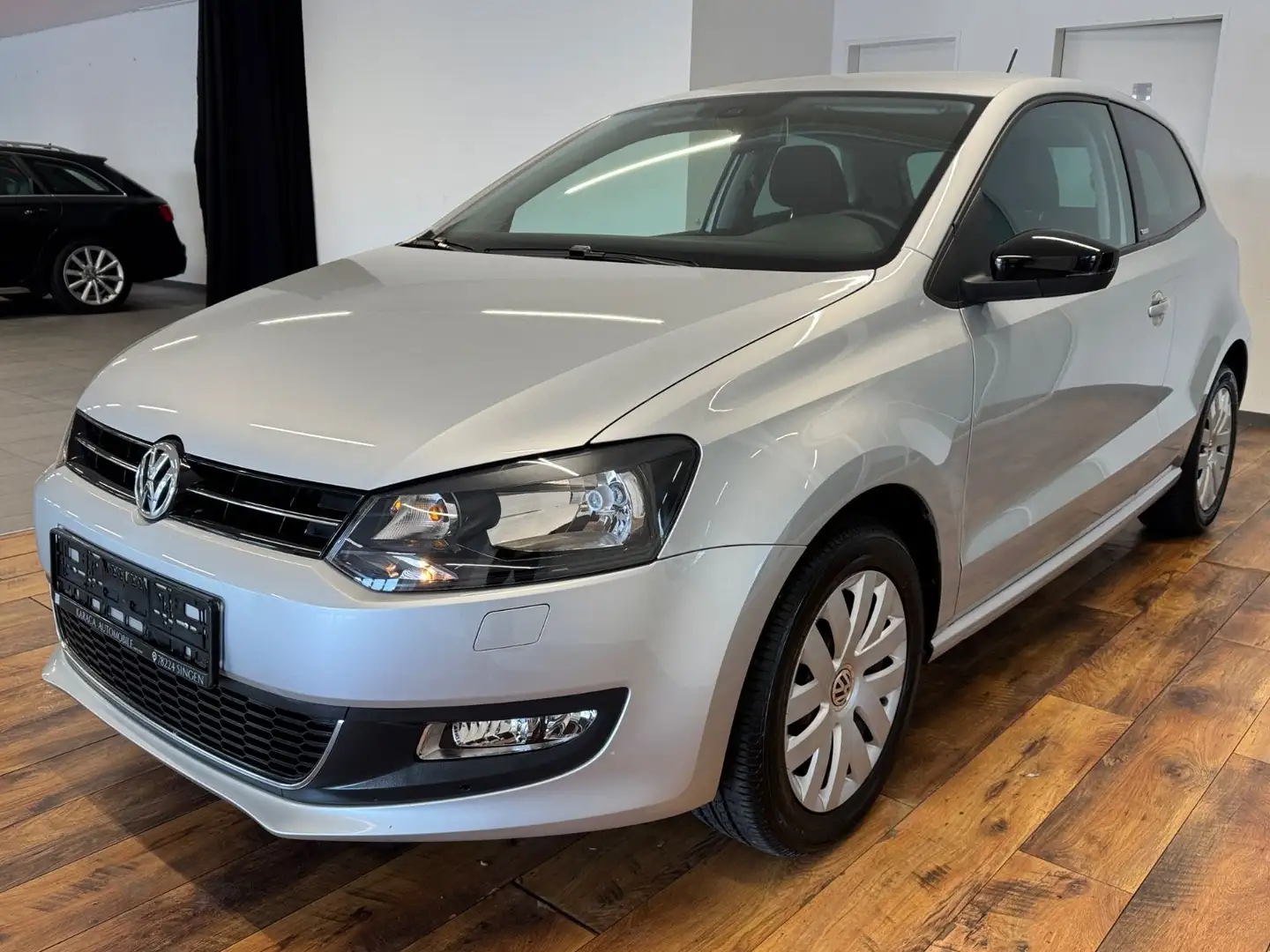Volkswagen Polo POLO V 1.2 Style 1.Hd 19.TKM.KLIMA.TEMPO.SHZ.PDC Argento - 1