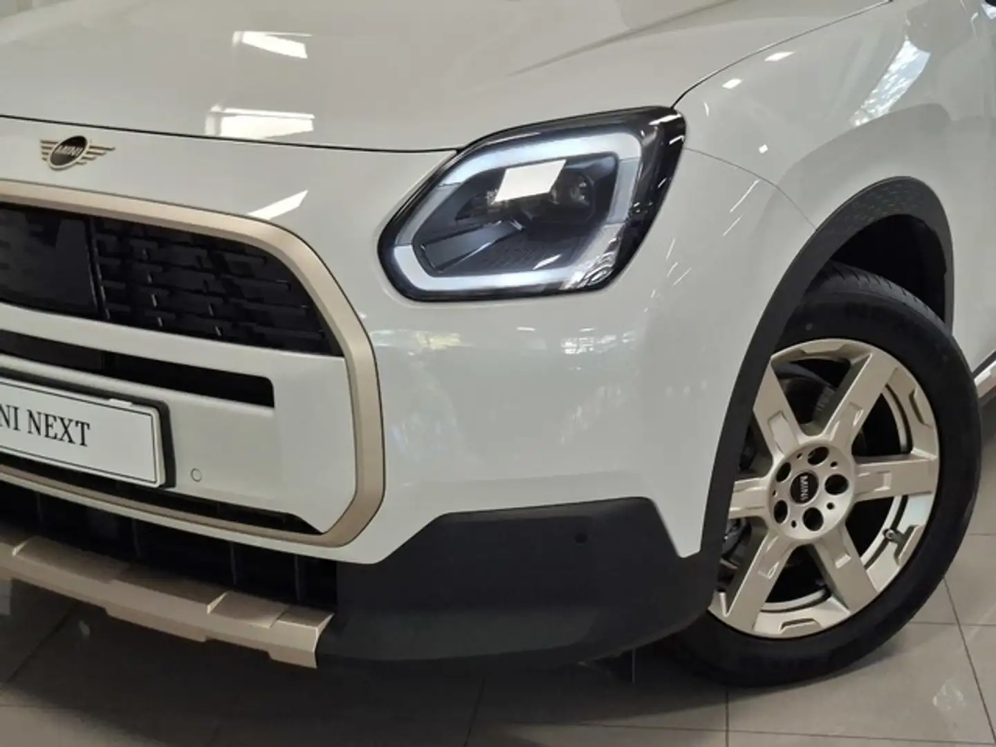 MINI One Countryman C Essential Blanc - 2