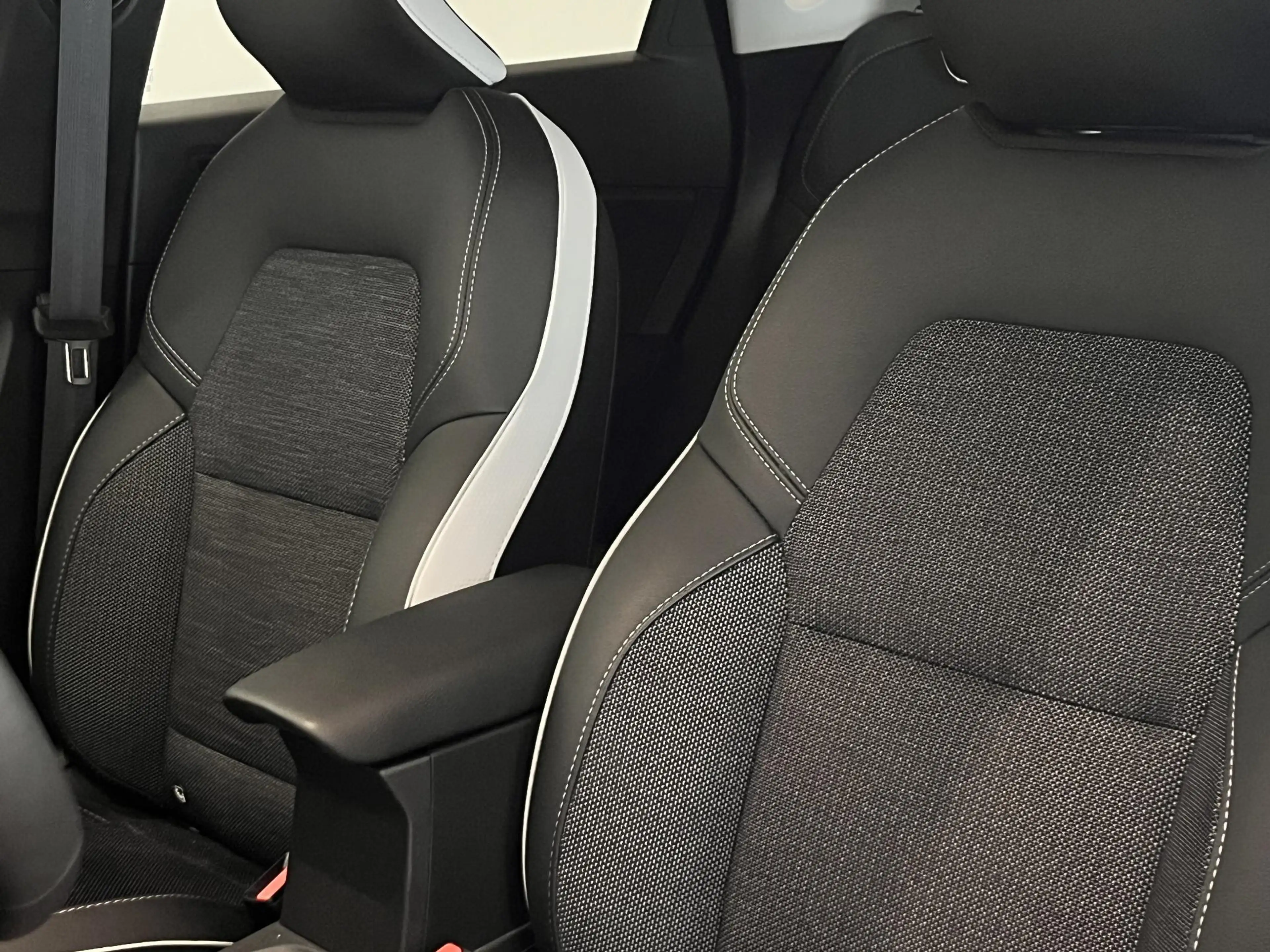 Renault Captur 1.3 TCe 140 Intens | Automaat | Stoel- & Stuurverw — photo 27