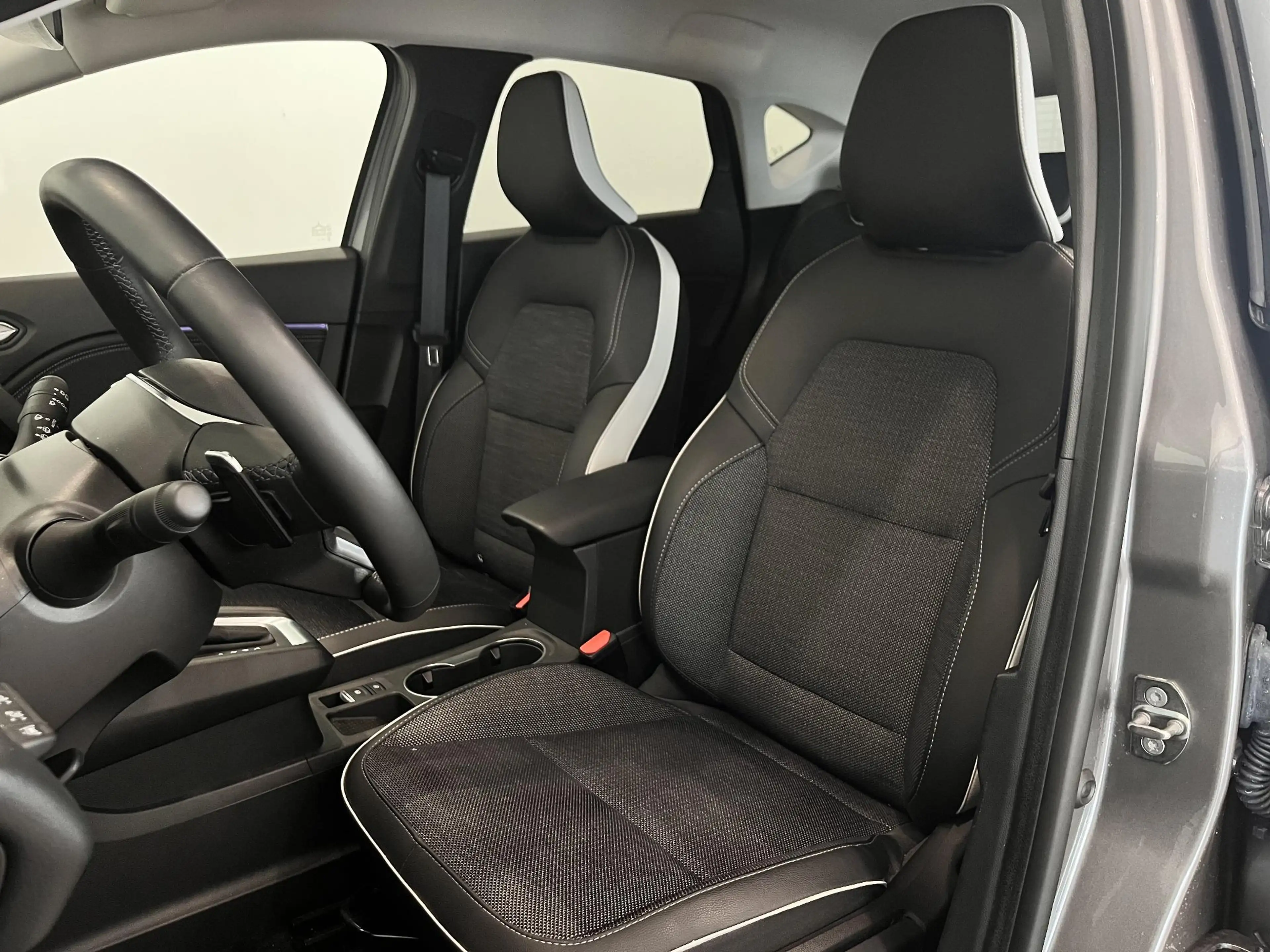 Renault Captur 1.3 TCe 140 Intens | Automaat | Stoel- & Stuurverw — photo 7