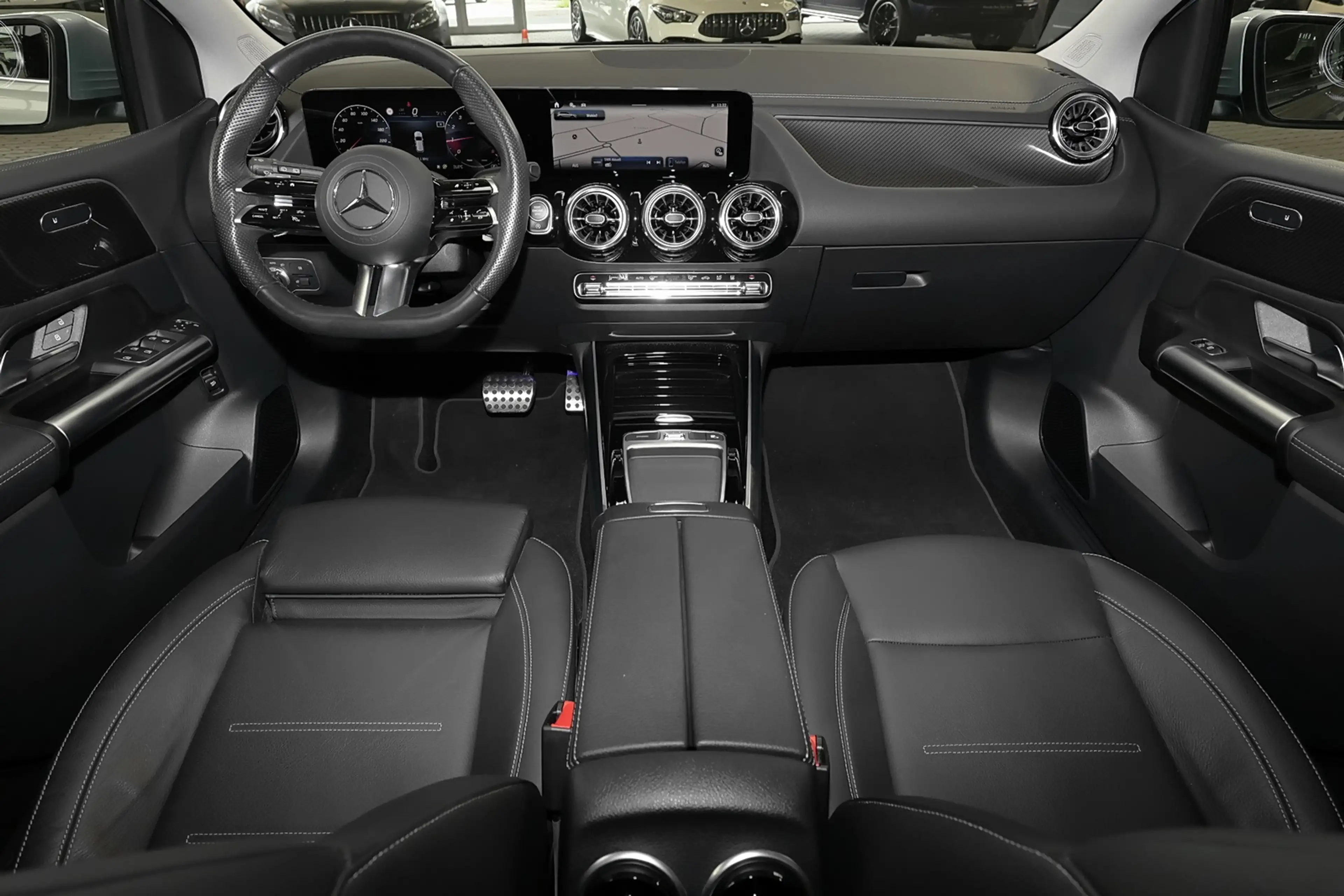 Mercedes-Benz B 220 4M AMG PANO+STANDHEIZ+LEDER+DISTRO+TOTWINK — photo 6