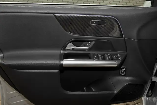 Mercedes-Benz B-Class view 13