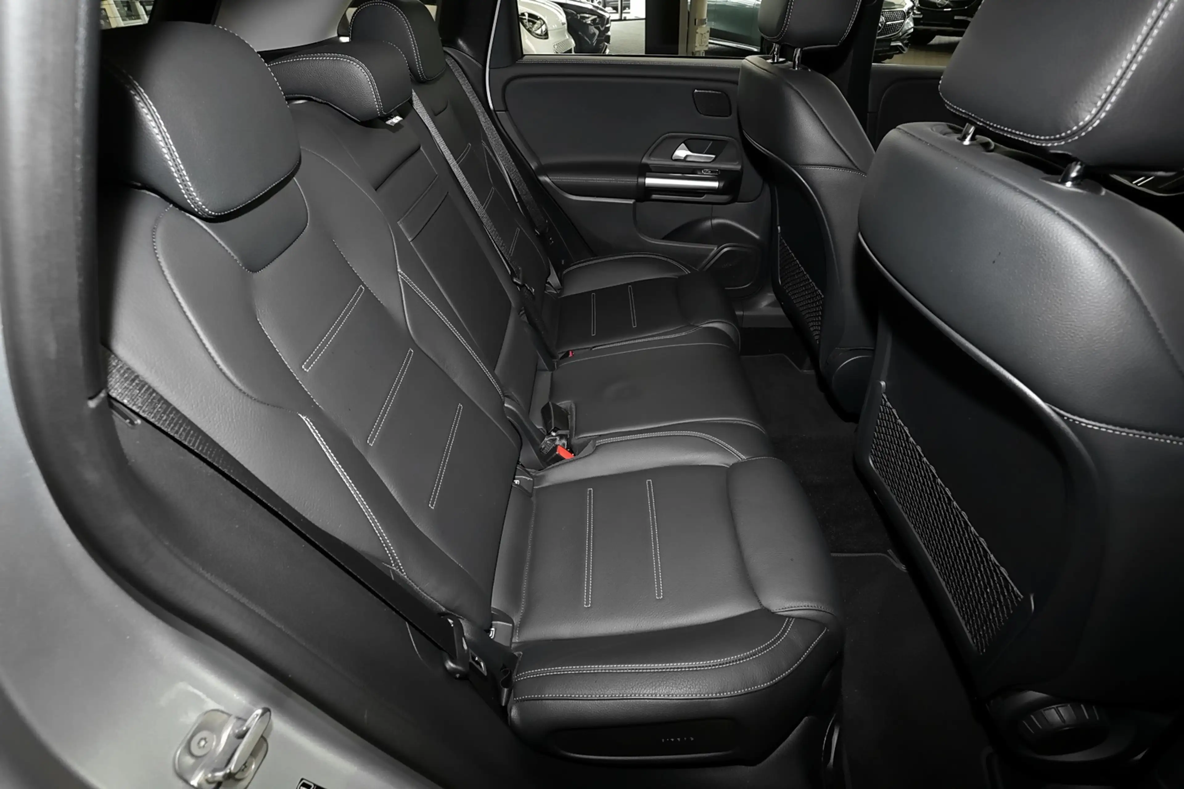 Mercedes-Benz B 220 4M AMG PANO+STANDHEIZ+LEDER+DISTRO+TOTWINK — photo 7