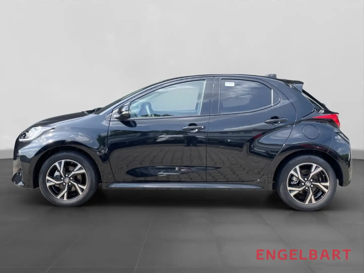 Toyota Yaris 1.5 Hybrid Teamplayer Comfort+Safety Paket Schwarz - 2