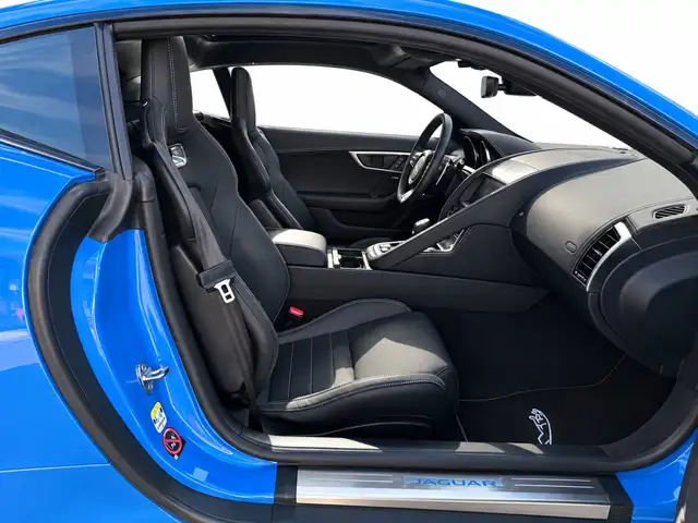 Jaguar F-Type view 5