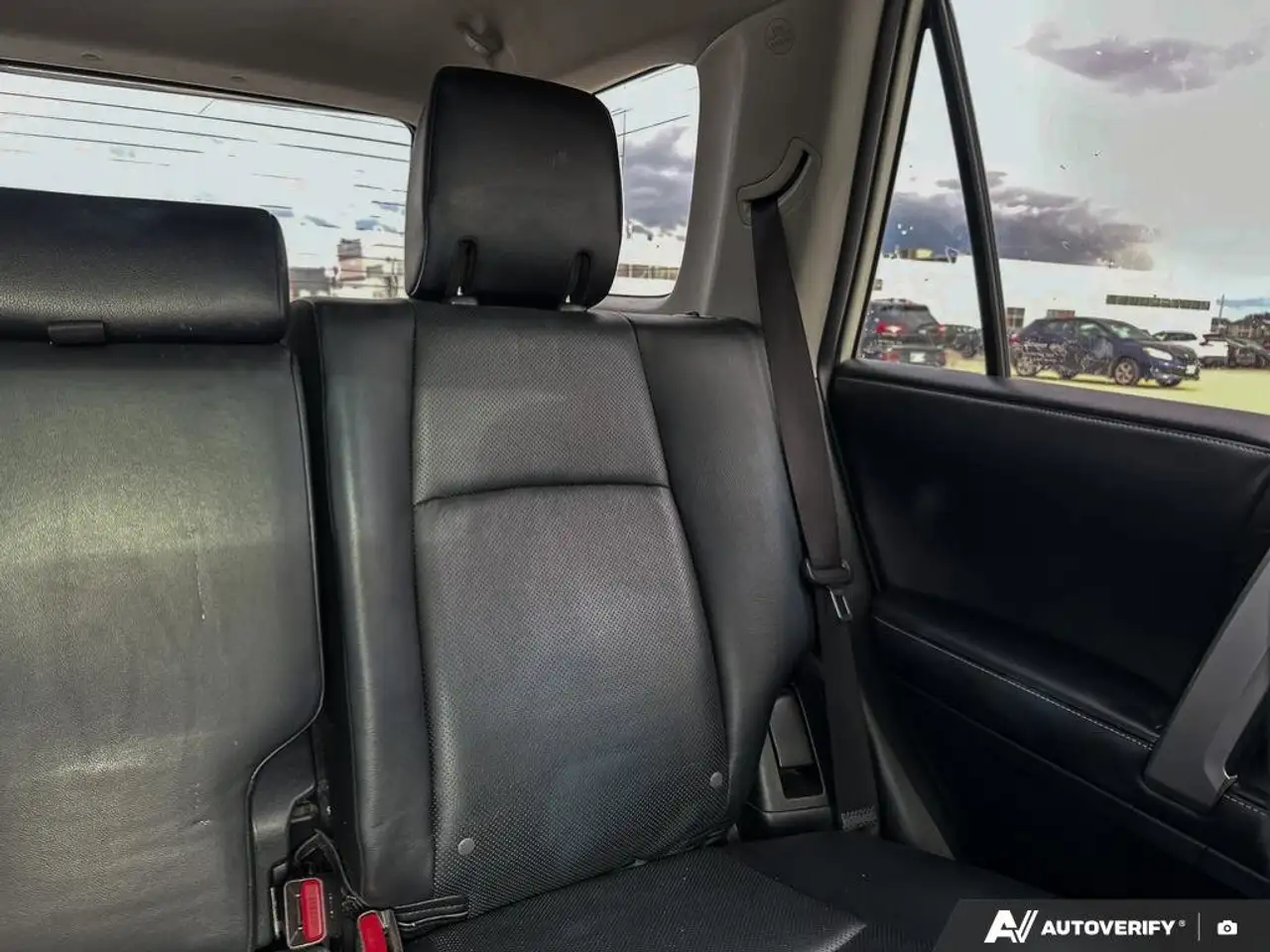 Toyota 4-Runner снимка Toyota 4-Runner