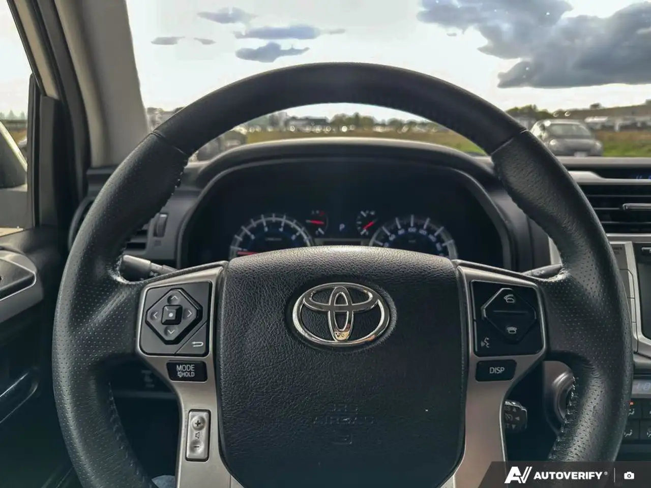 Toyota 4-Runner снимка Toyota 4-Runner