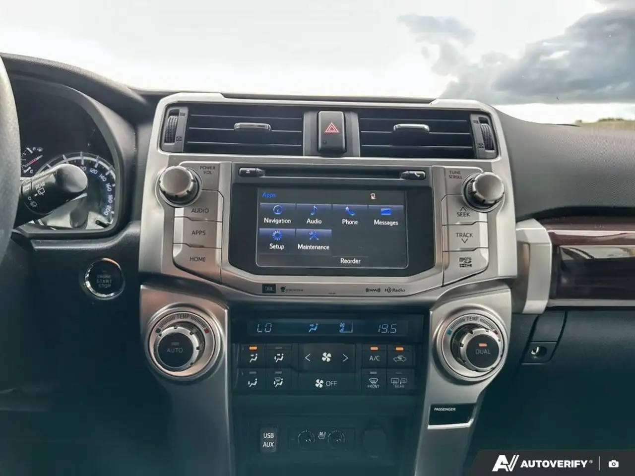 Toyota 4-Runner снимка Toyota 4-Runner