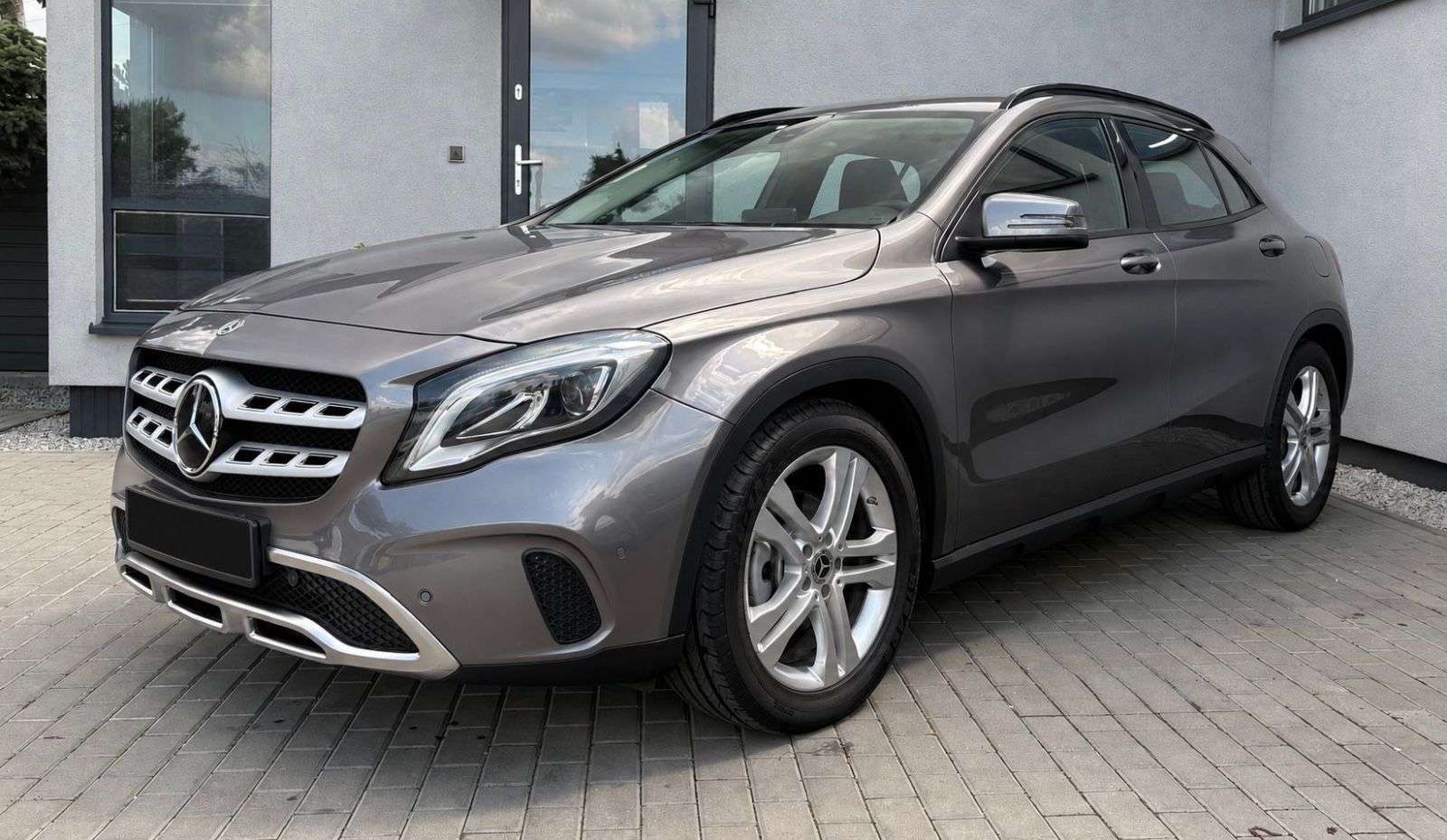 Mercedes-Benz GLA 200