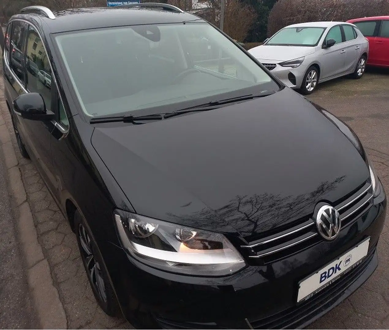 Volkswagen Sharan 2,0 TDi DSG Klima SHZ  Navi LMF17" BC Noir - 1
