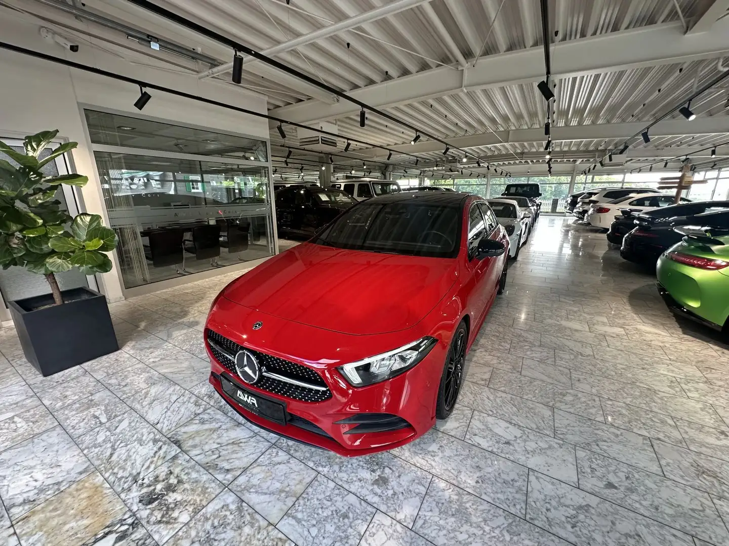 Mercedes-Benz A 250 4Matic AMG-LINE*PANO*NIGHT-P.*R.KAMERA*18" Rojo - 2