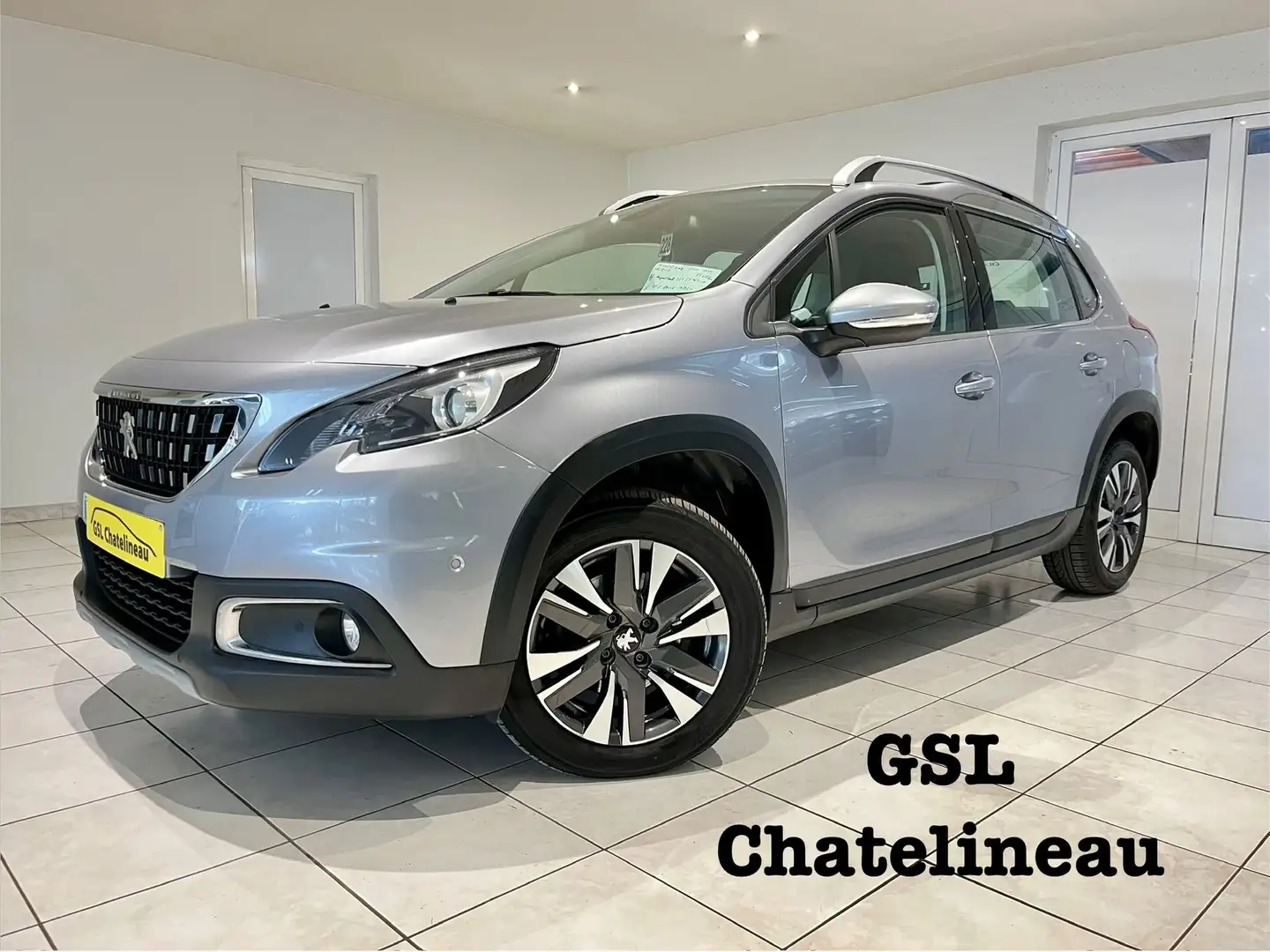 Peugeot 2008 1.2 110cv 2017 Gris Airco/Cruise/Carplay/Capteur Gris - 1