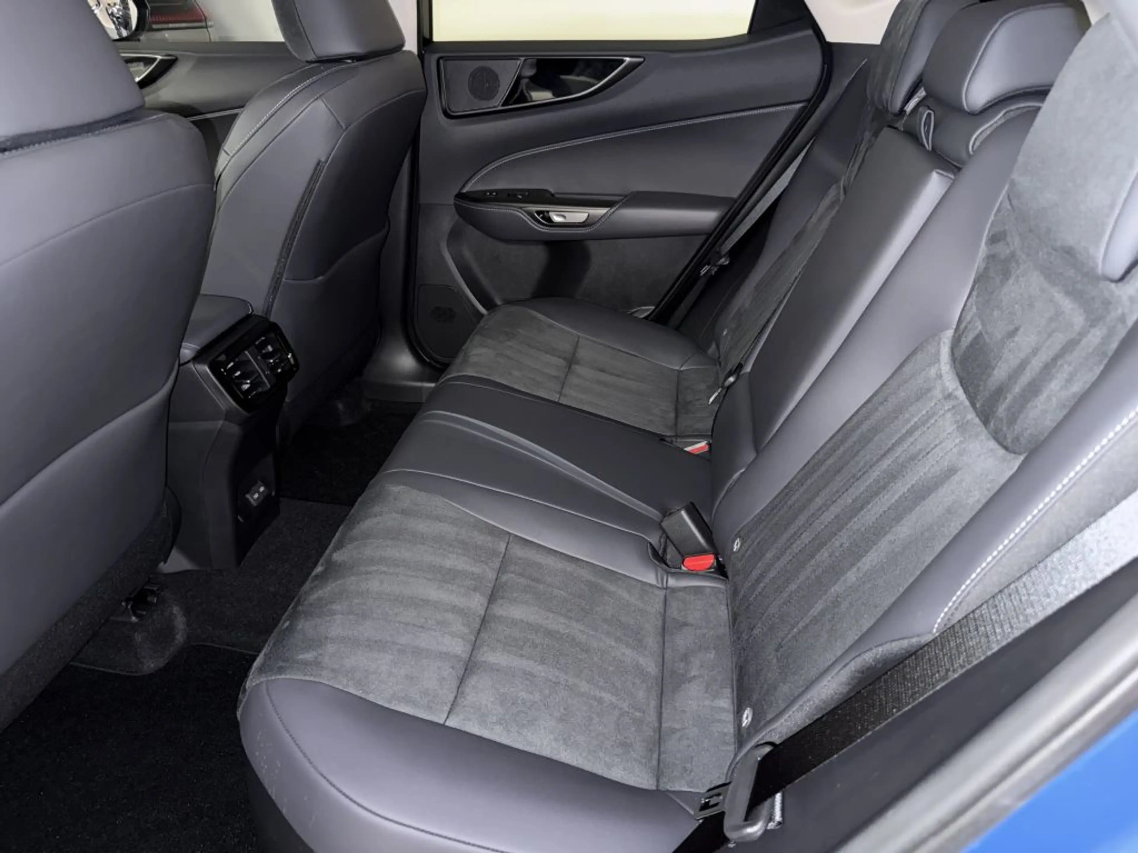Lexus NX 350h E-FOUR Business CarPlay,LED,Kamera,el.Heckklappe — photo 10