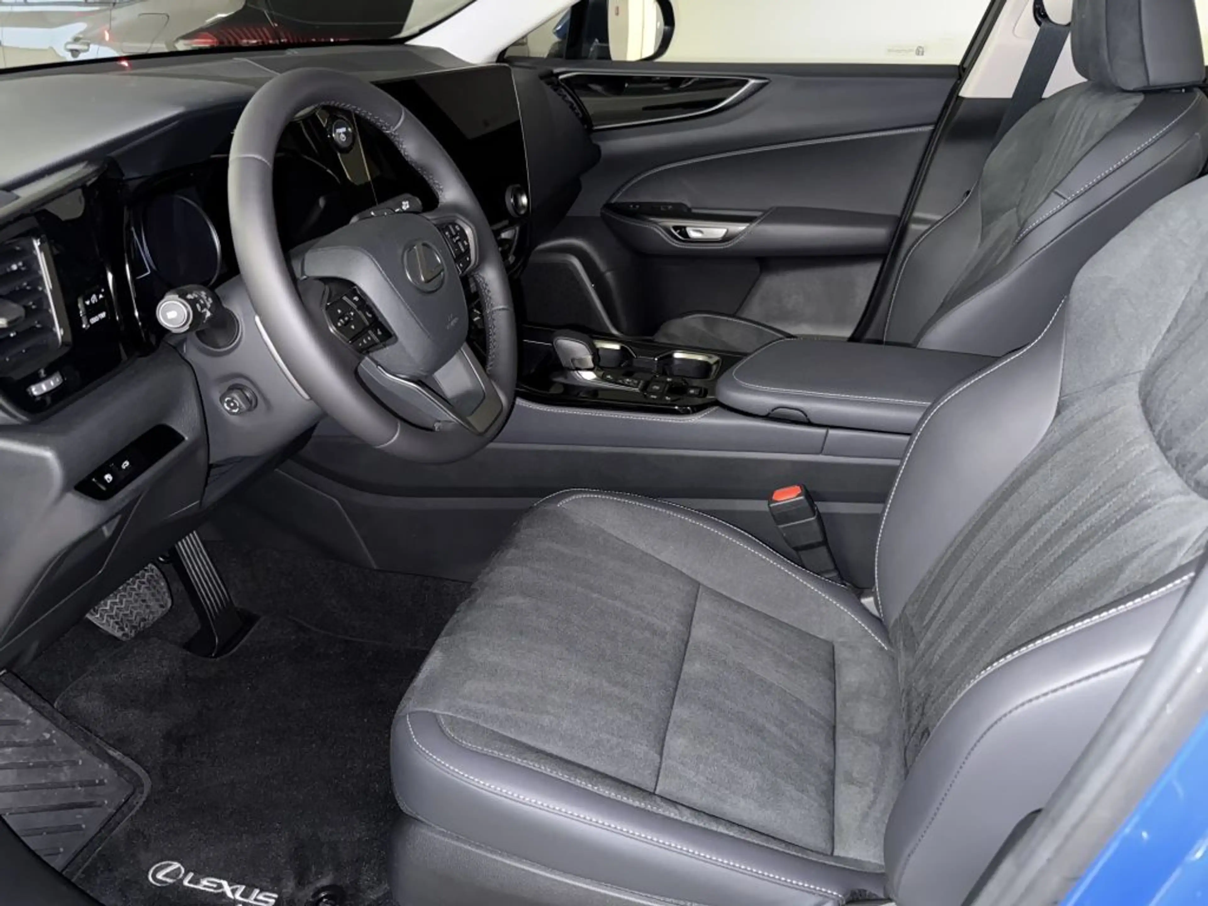 Lexus NX 350h E-FOUR Business CarPlay,LED,Kamera,el.Heckklappe — photo 8
