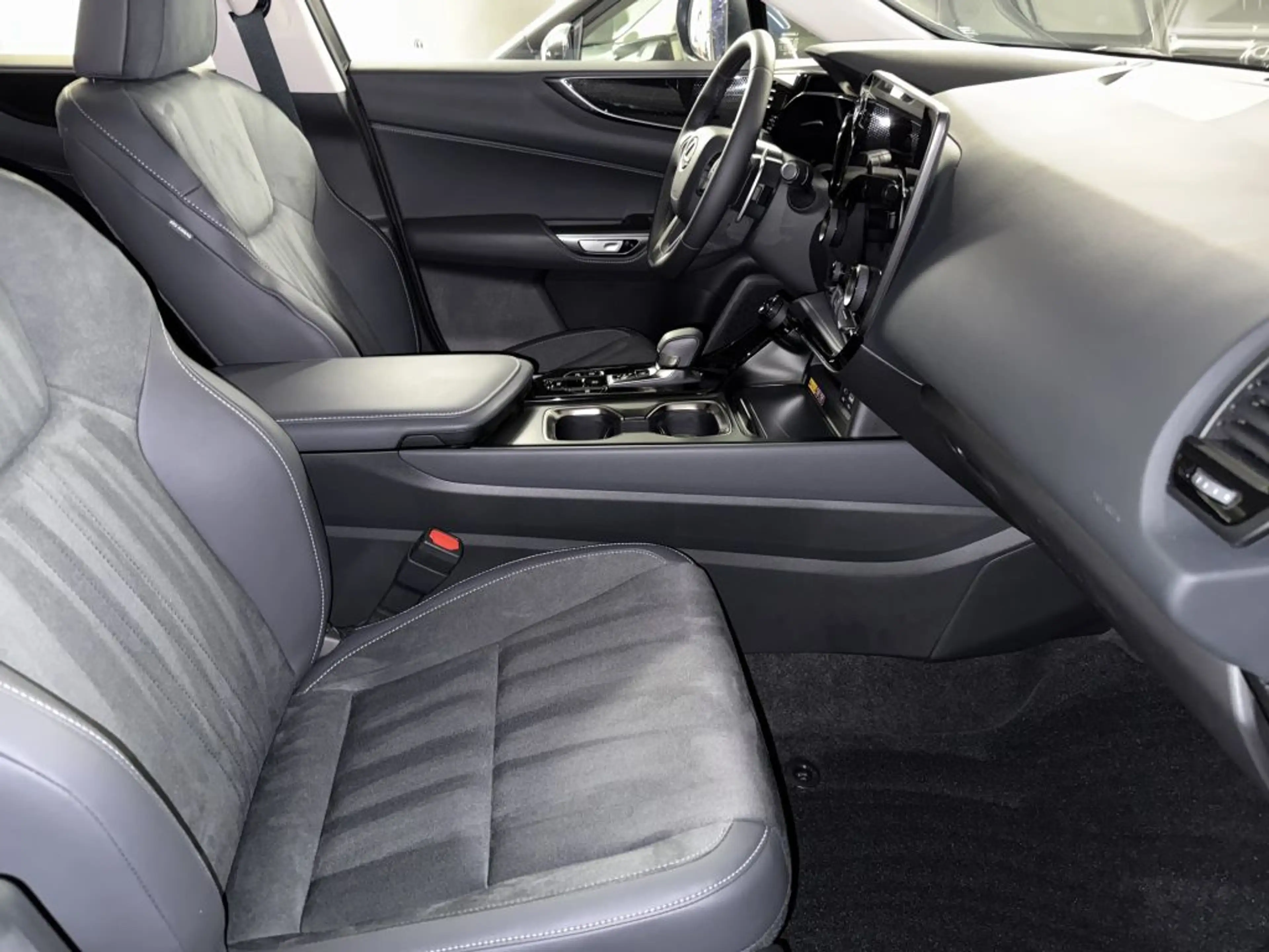 Lexus NX 350h E-FOUR Business CarPlay,LED,Kamera,el.Heckklappe — photo 9