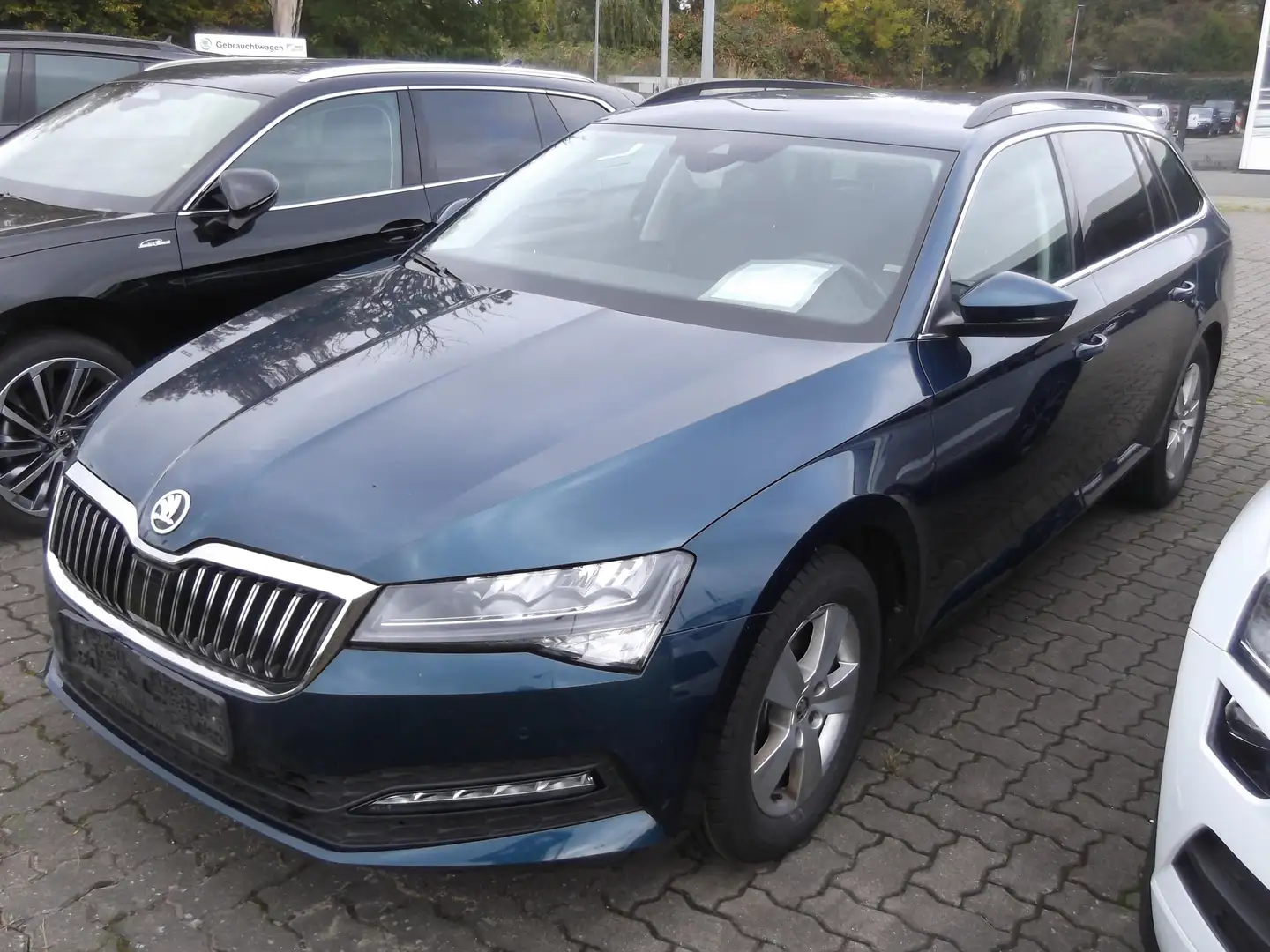 Skoda Superb Ambition 2,0 TDI DSG Standheizung/AHK/Naci/ACC Blau - 1