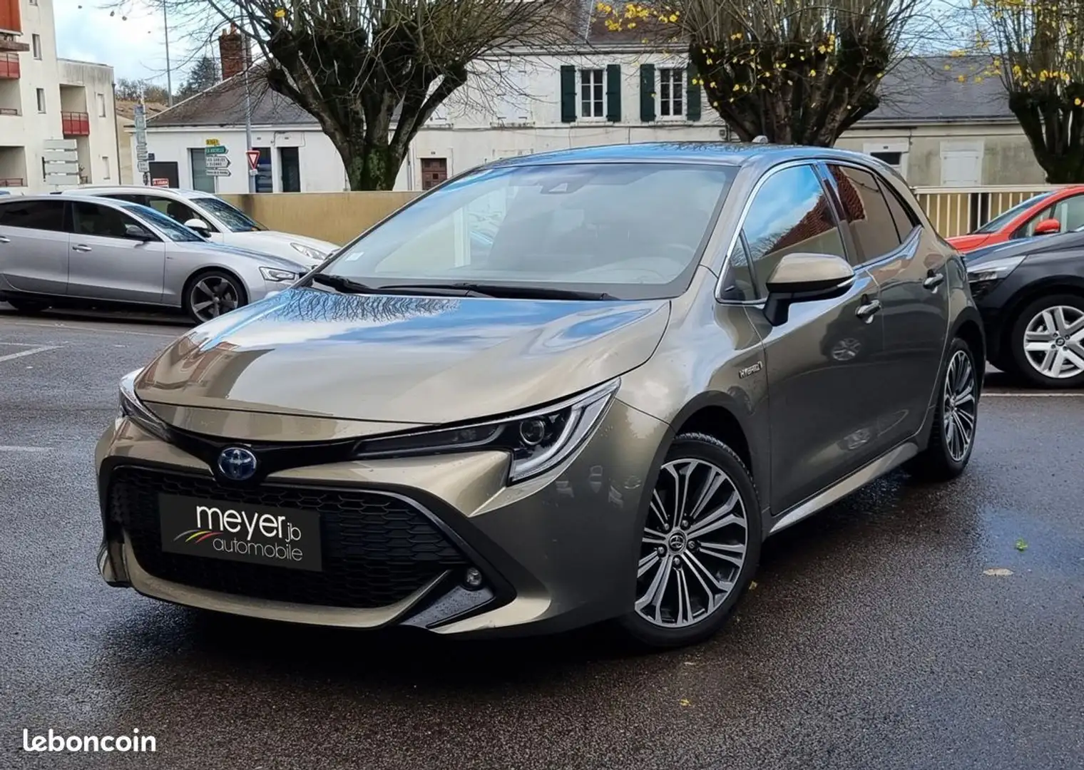 Toyota Corolla hybride 122h design Gris - 1