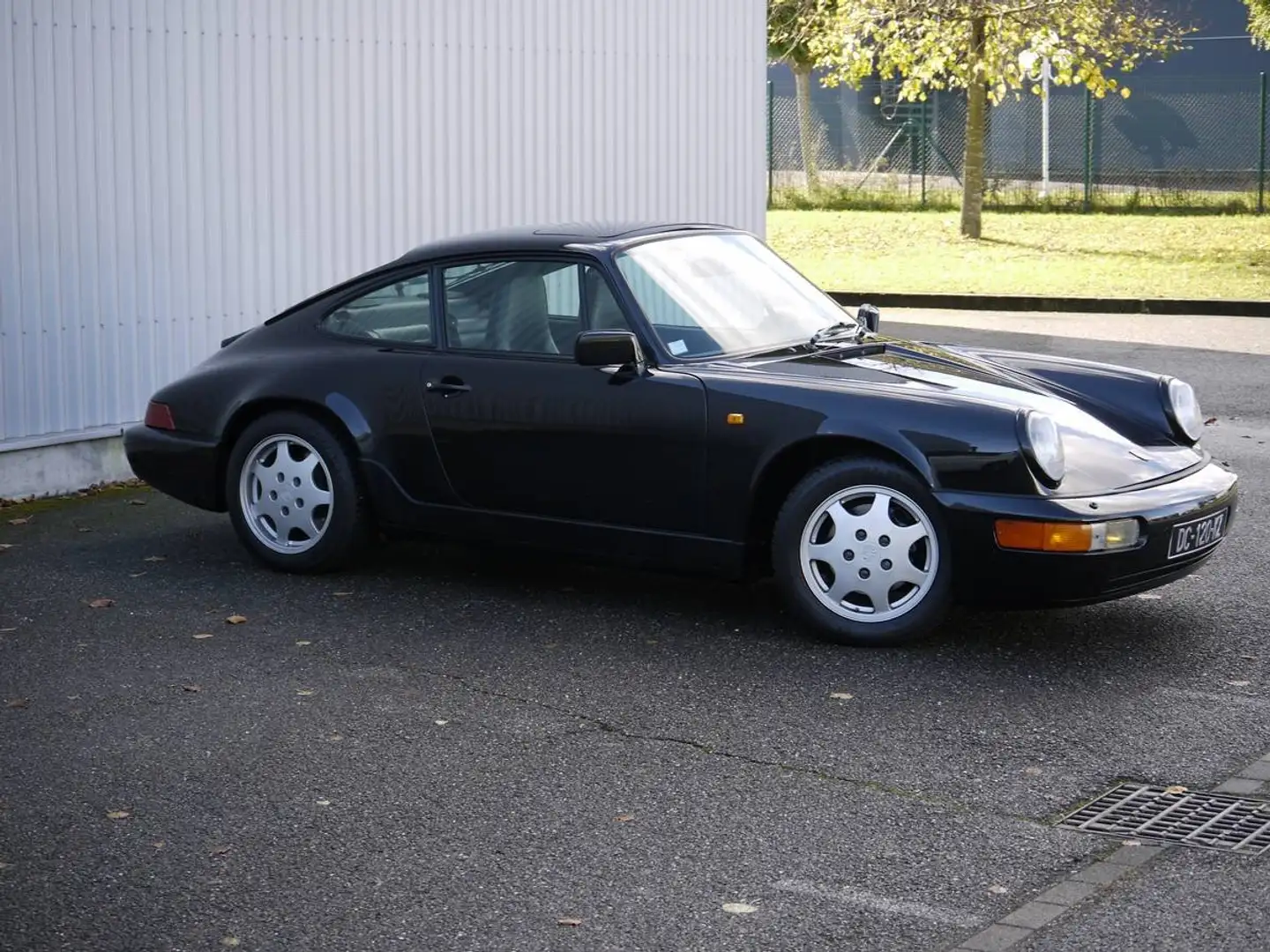 Porsche 964 Carrera 4 Schwarz - 2