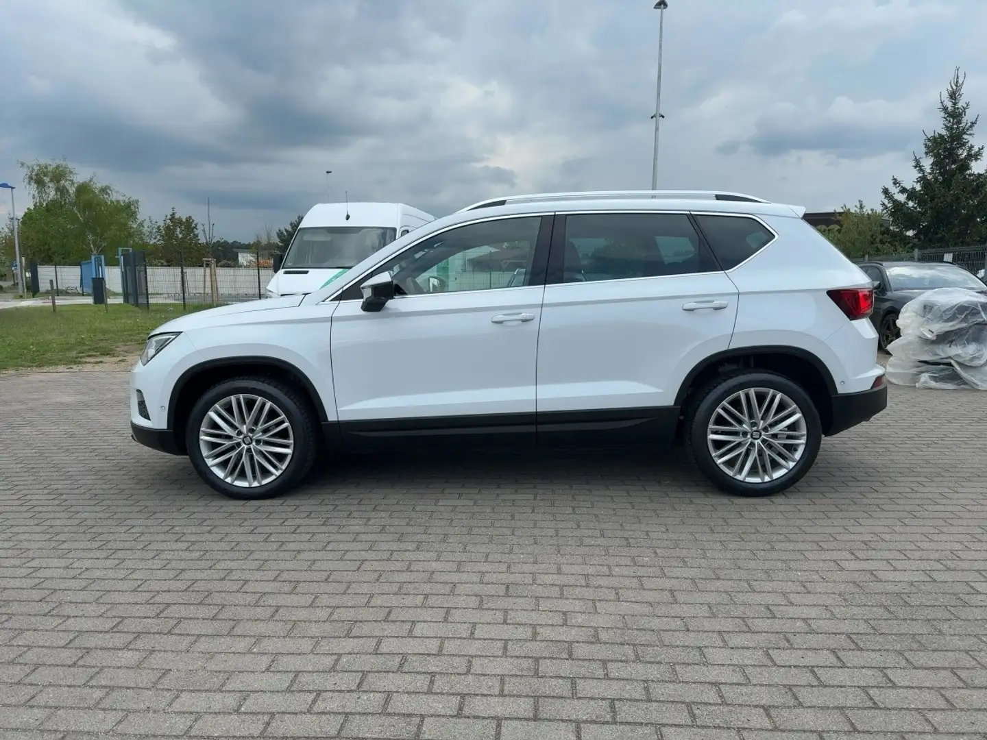 SEAT Ateca 1.5 TSI Xcellence DSG LED Navi AHK Klimaautomati Weiß - 2