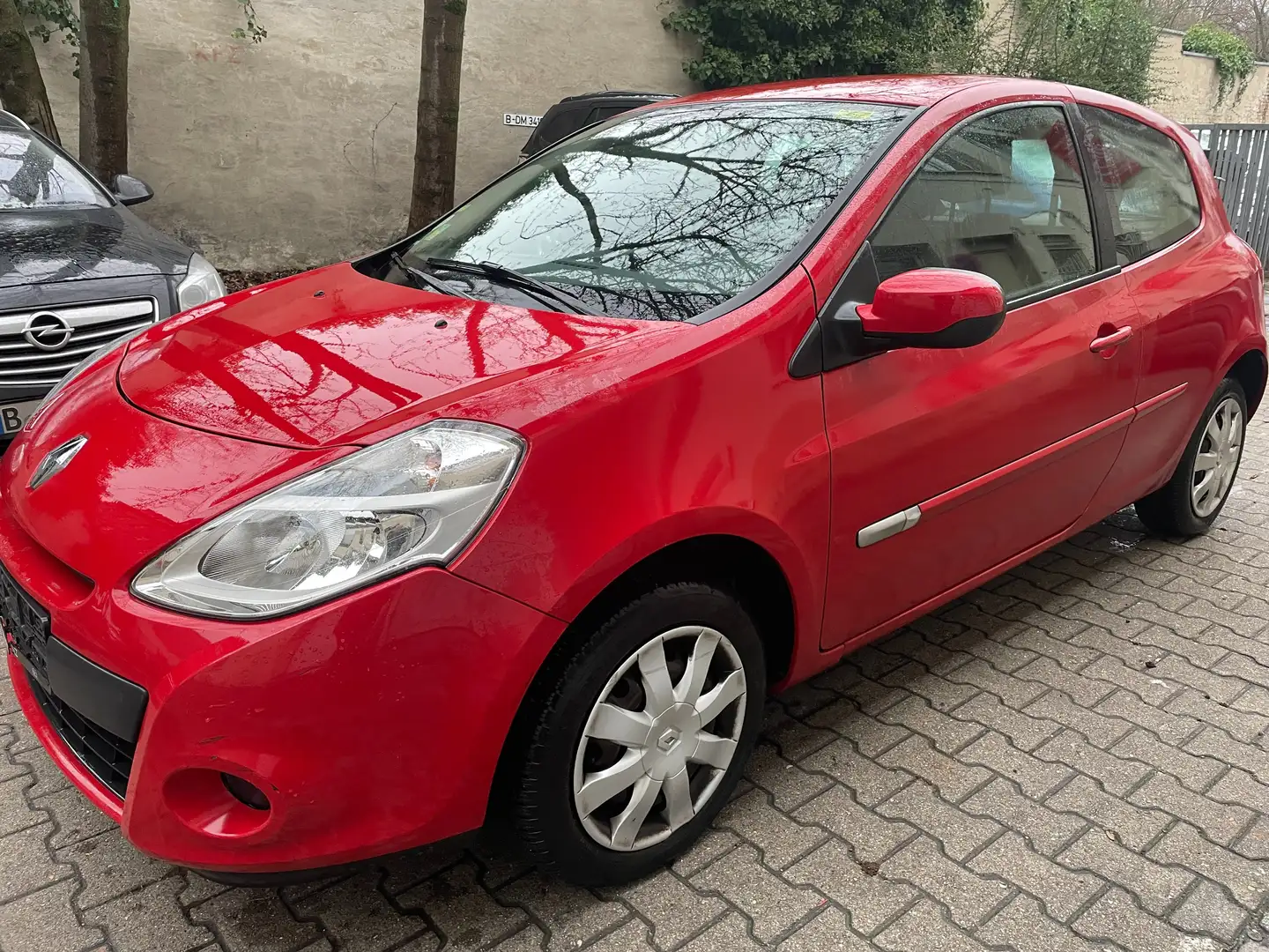 Renault Clio 1.2 16V 75 Expression Rot - 1