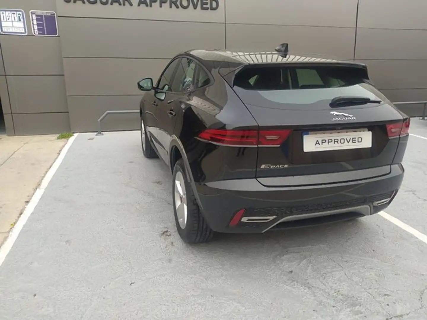 Jaguar E-Pace 2.0D I4 Standard AWD Aut. 163 Noir - 2