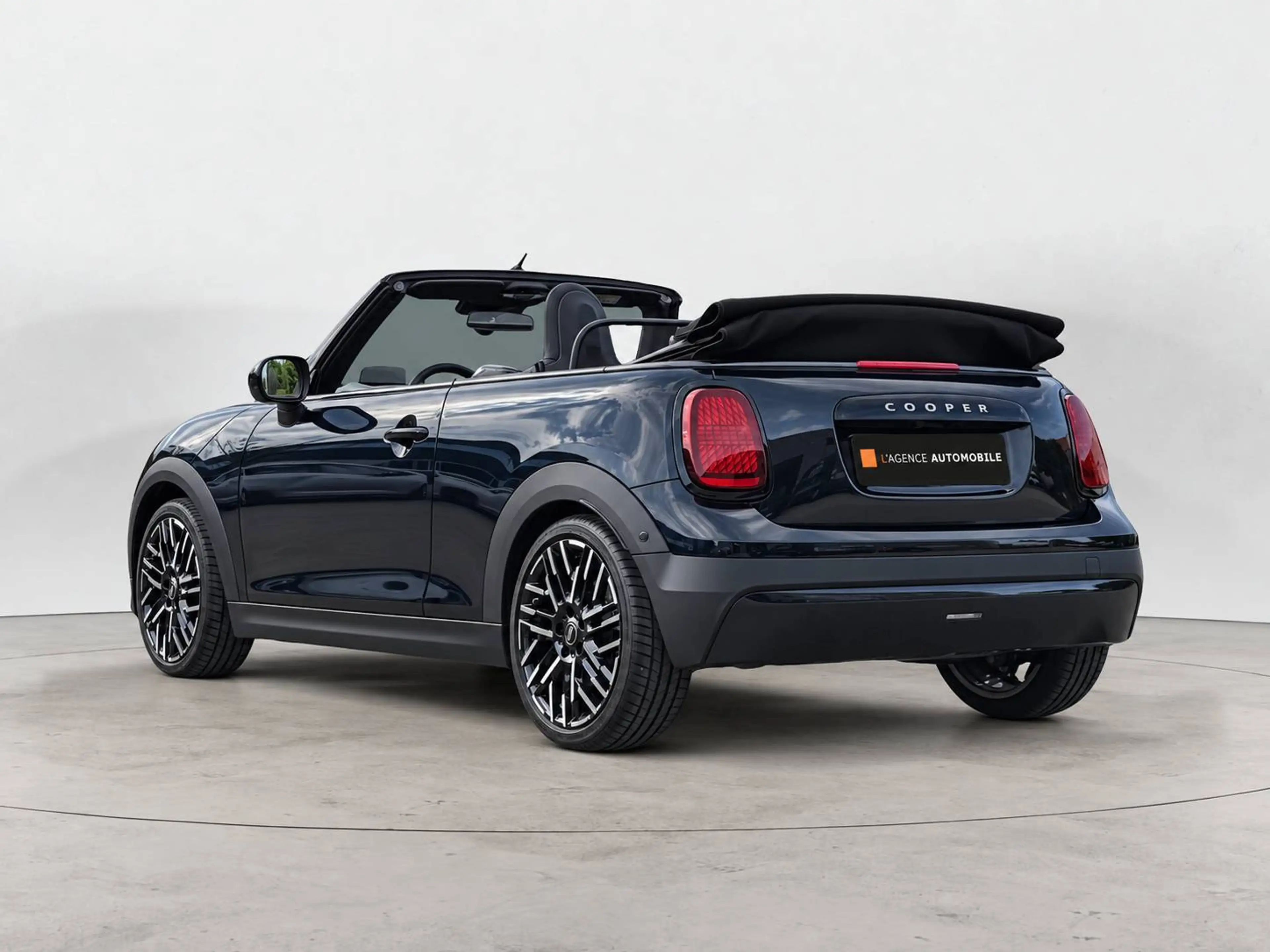 MINI Cooper C Cabrio 2.0A - FAVOURED PACK M - H/K - HUD - ACCÈS CONFORT - GARANTIE MINI 05/2028 — photo 4