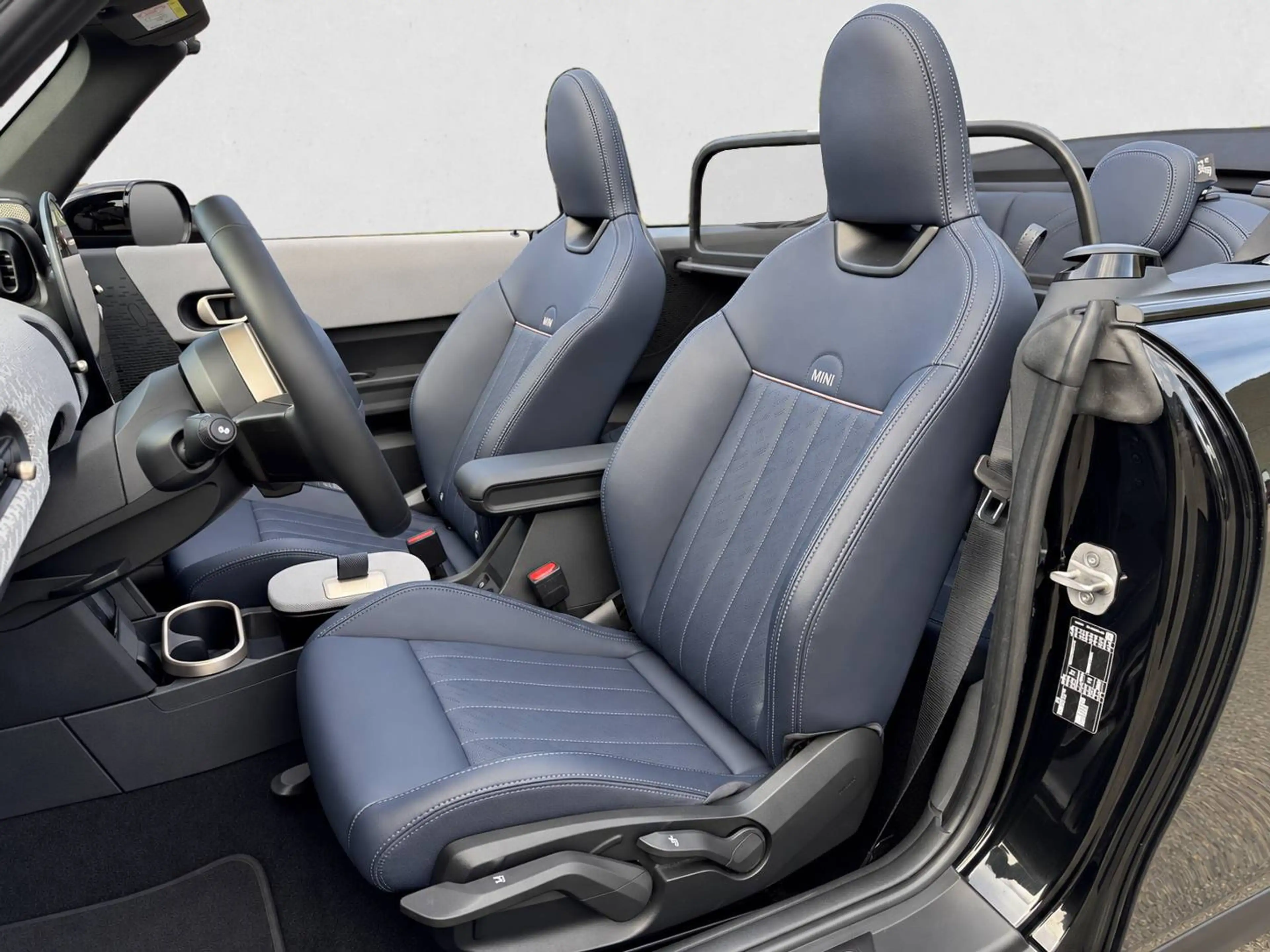 MINI Cooper C Cabrio 2.0A - FAVOURED PACK M - H/K - HUD - ACCÈS CONFORT - GARANTIE MINI 05/2028 — photo 10