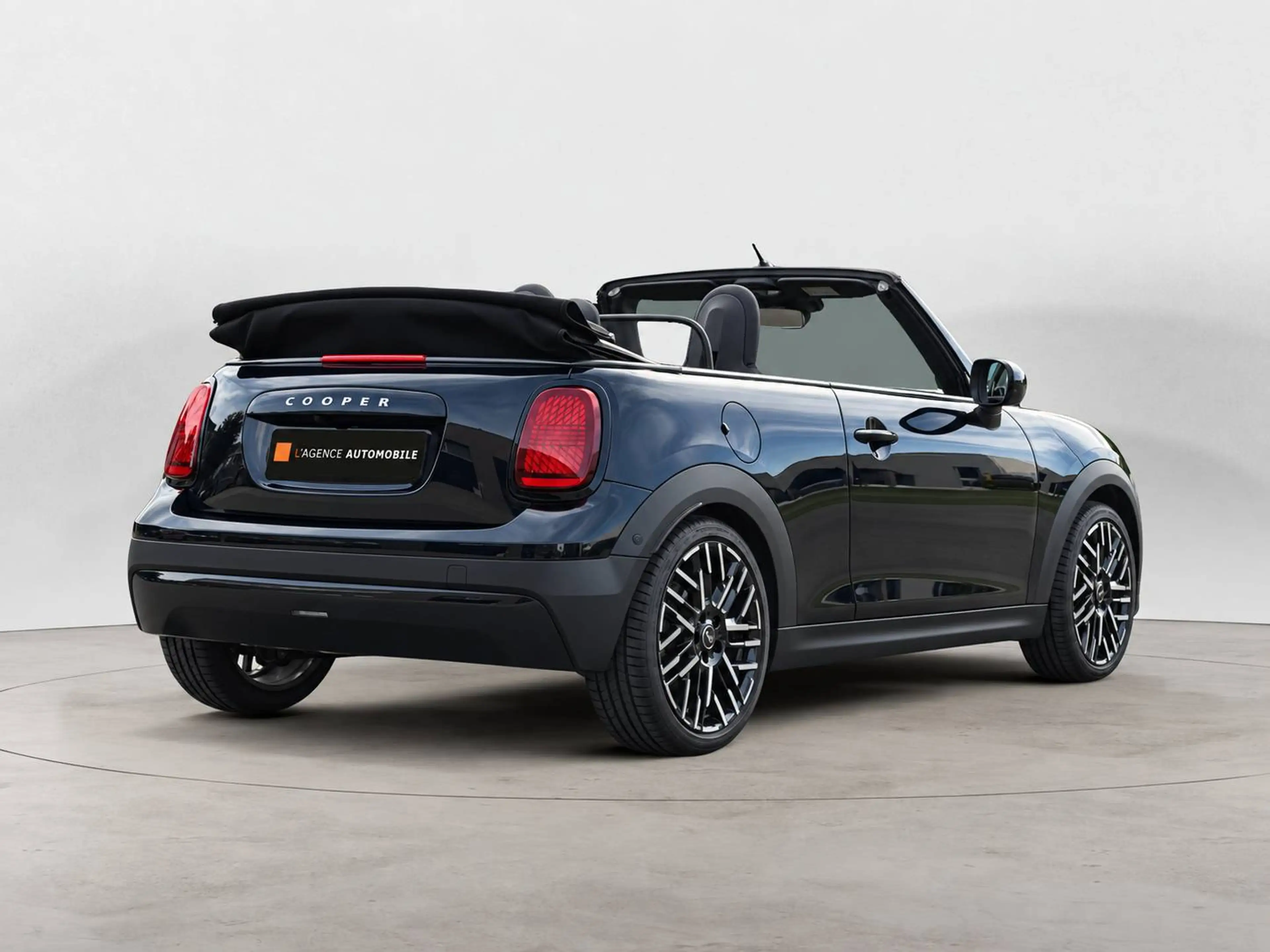 MINI Cooper C Cabrio 2.0A - FAVOURED PACK M - H/K - HUD - ACCÈS CONFORT - GARANTIE MINI 05/2028 — photo 6