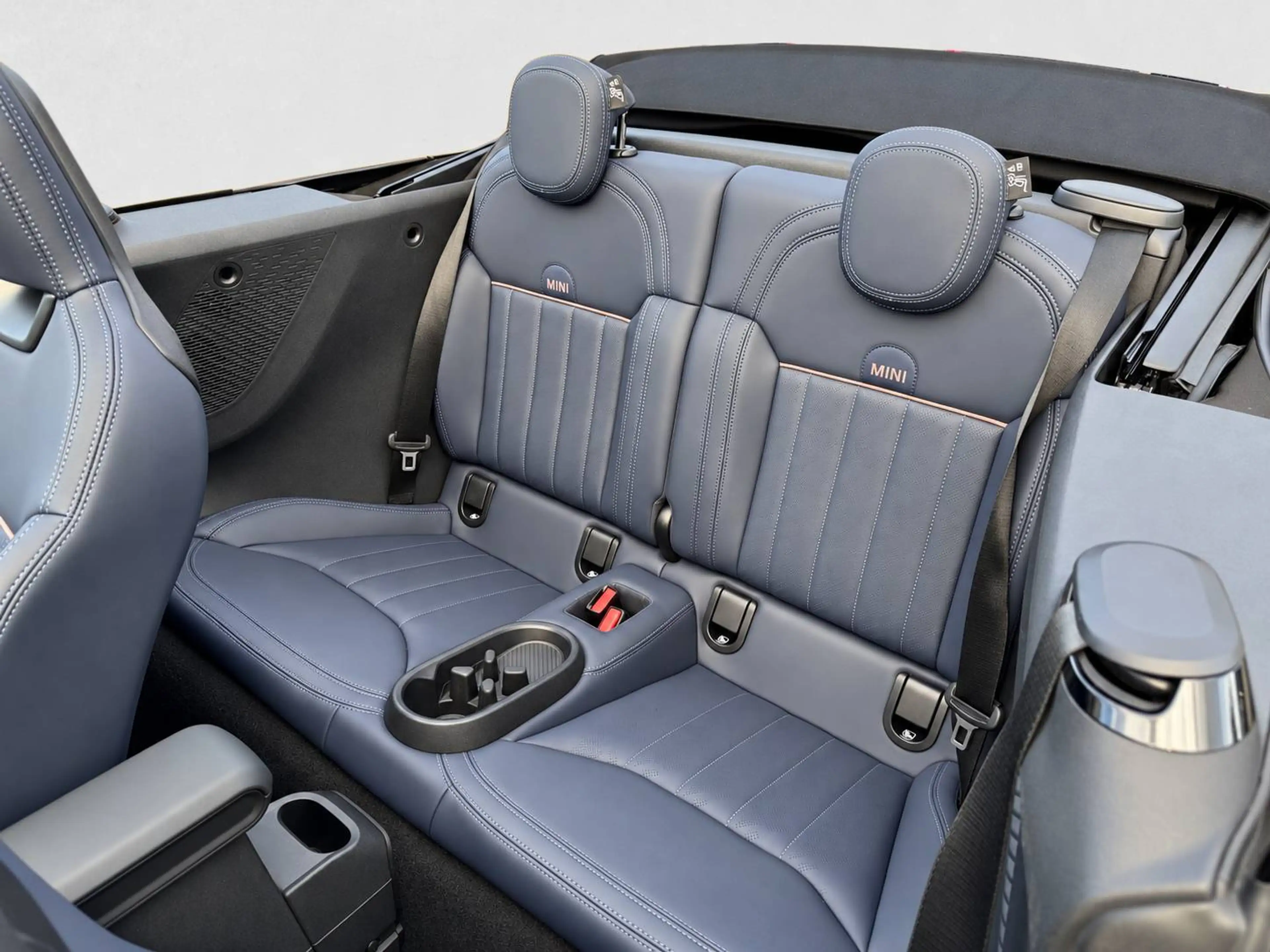 MINI Cooper C Cabrio 2.0A - FAVOURED PACK M - H/K - HUD - ACCÈS CONFORT - GARANTIE MINI 05/2028 — photo 11