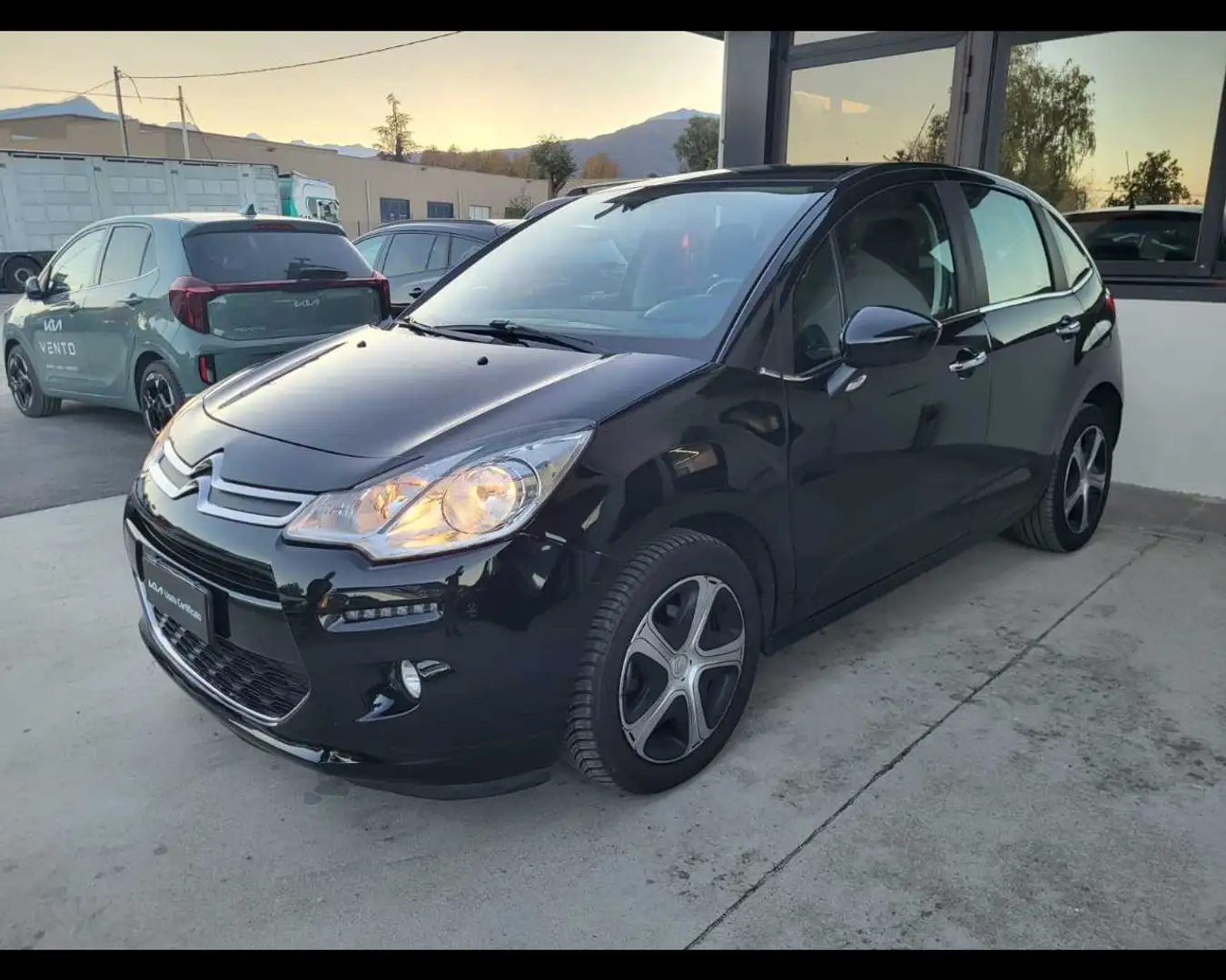 Citroen C3 1.2 PureTech Live Edition - 1