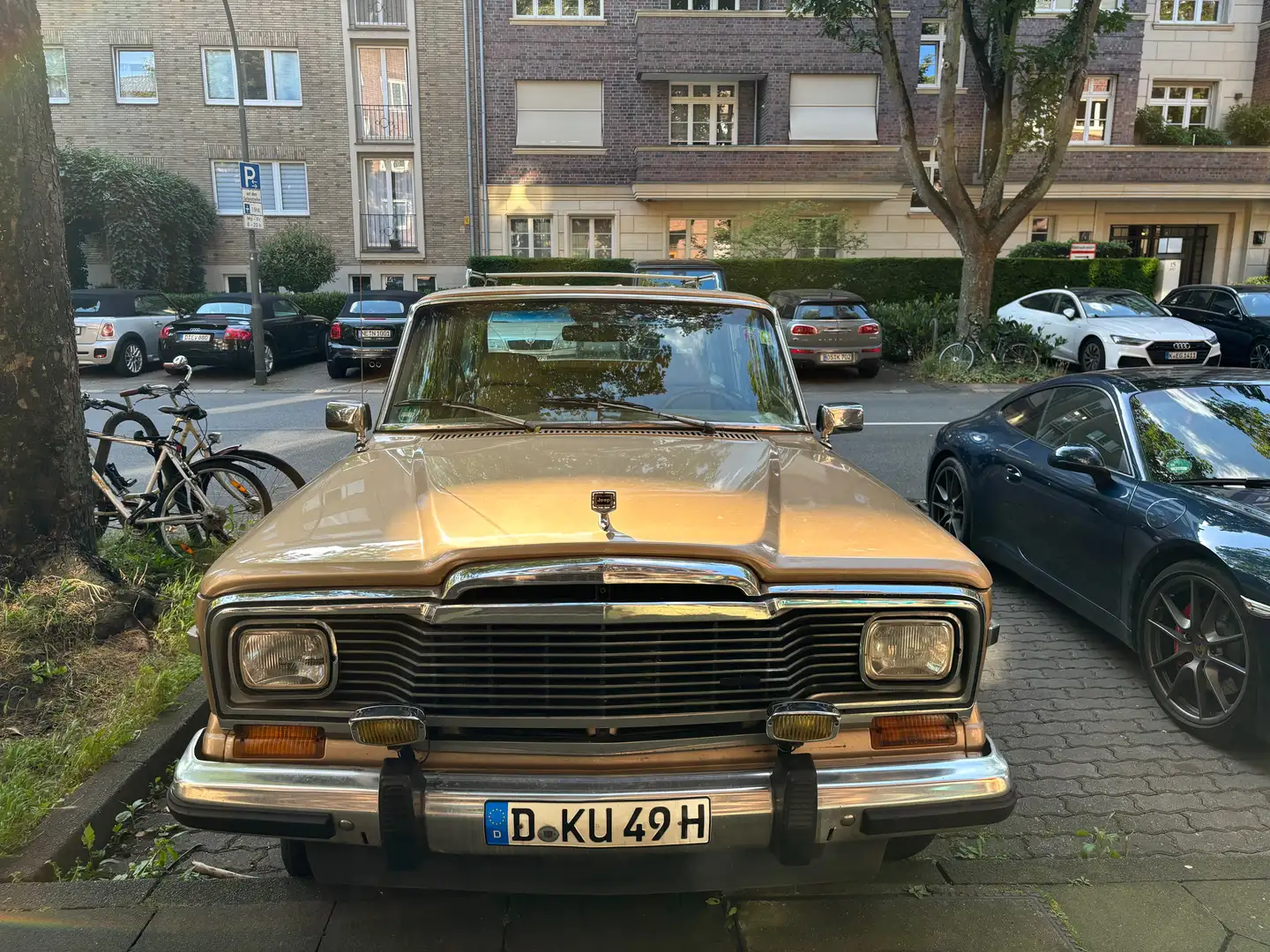 Chrysler Jeep/Grand Wagoneer V 8 Oro - 2