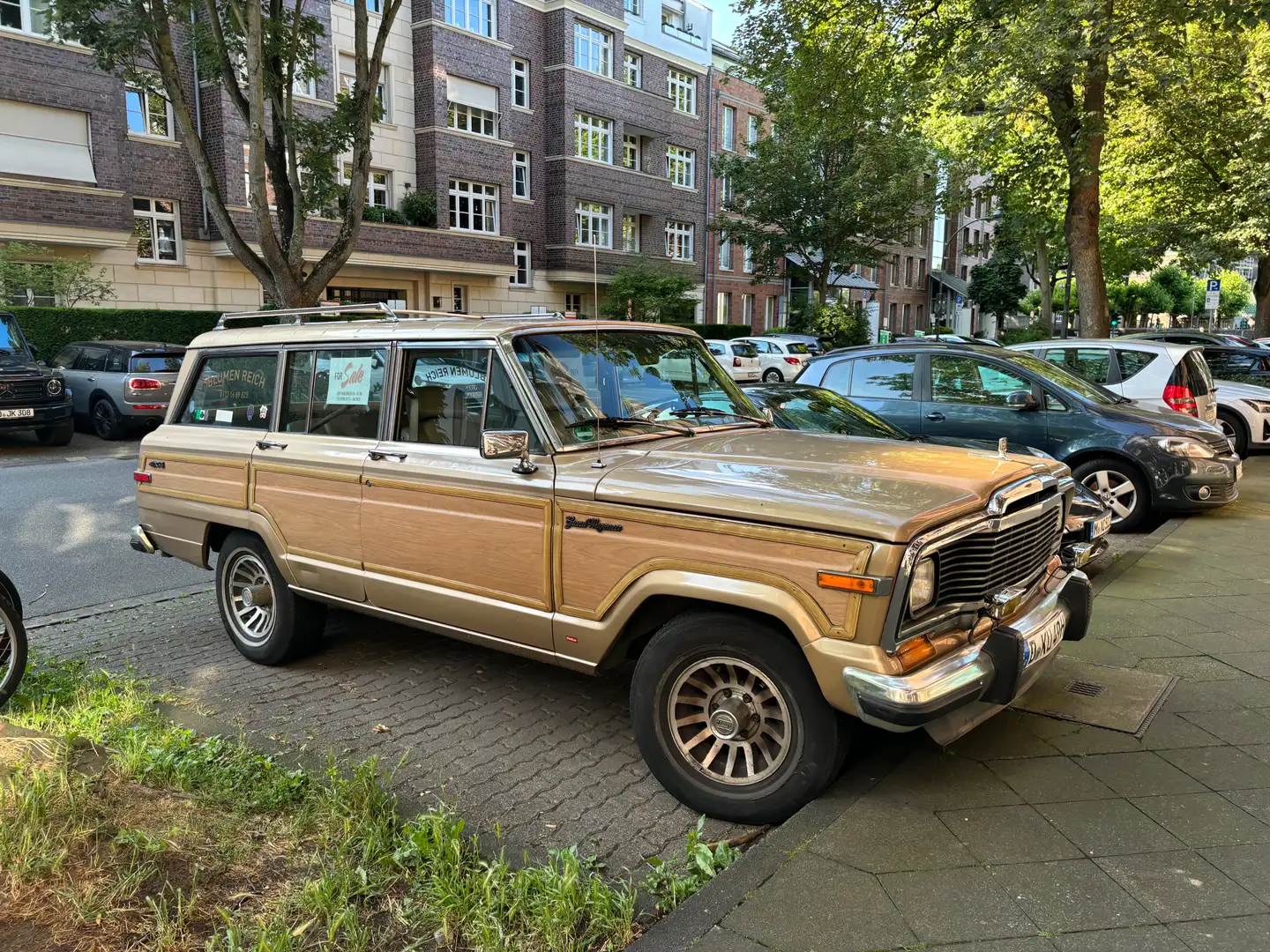 Chrysler Jeep/Grand Wagoneer V 8 Oro - 1