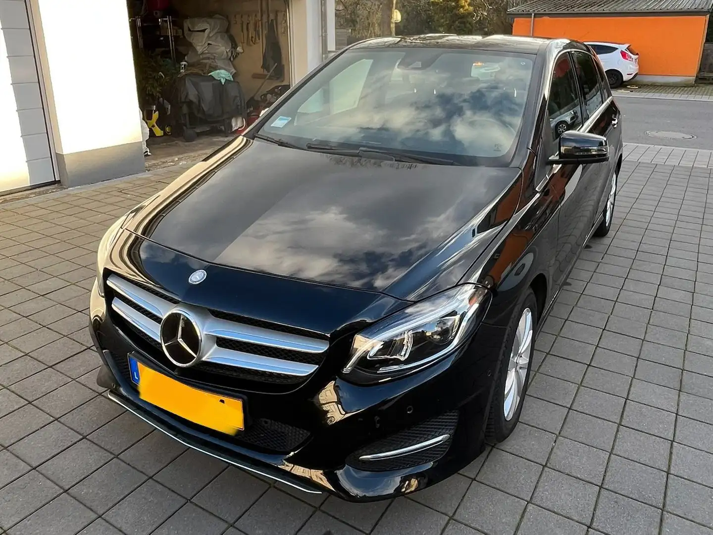 Mercedes-Benz B 200 Noir - 1