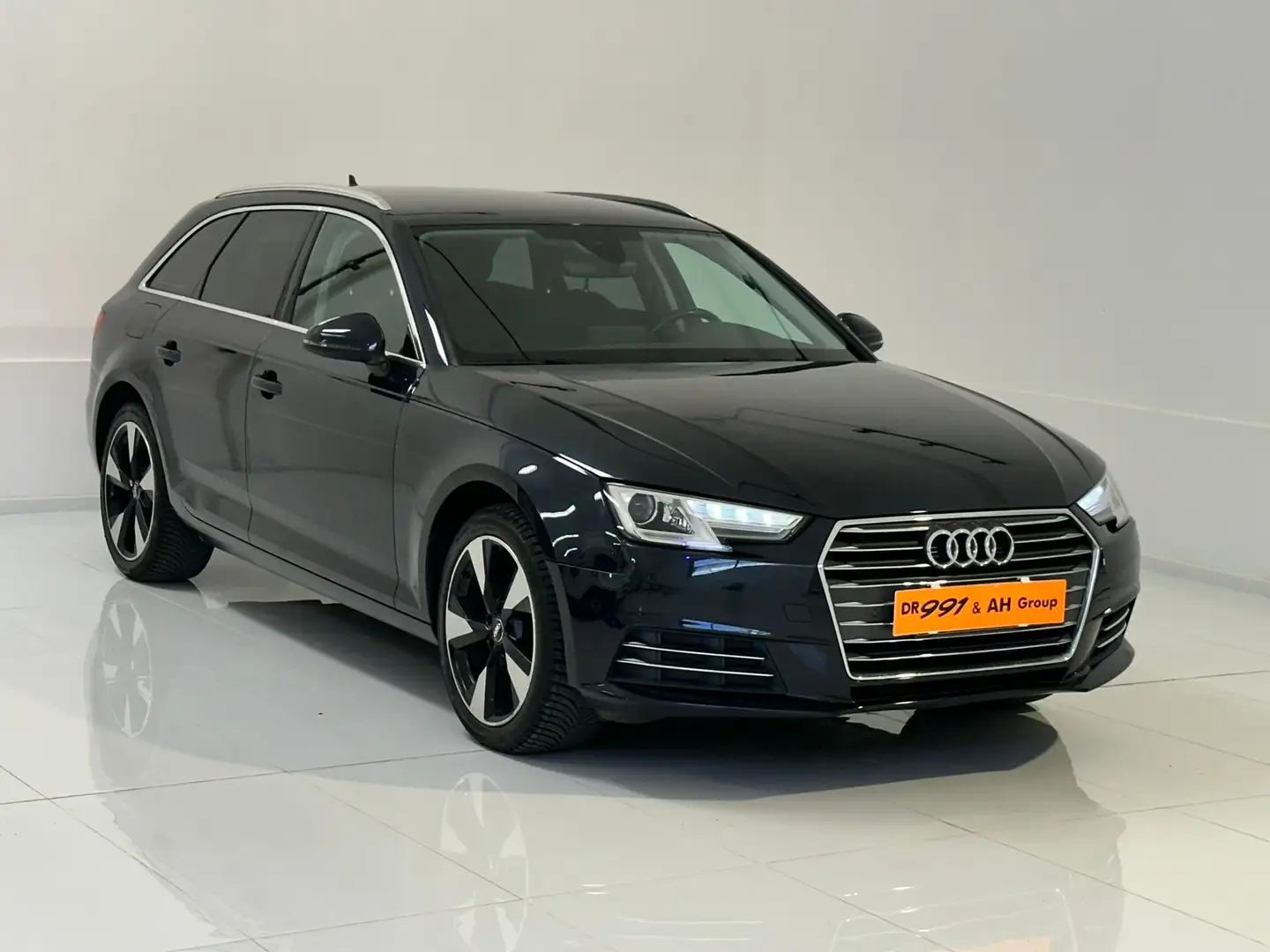 Audi A4 A4 V 2016 Avant 30 2.0 tdi Sport 122cv s-tronic Nero - 1