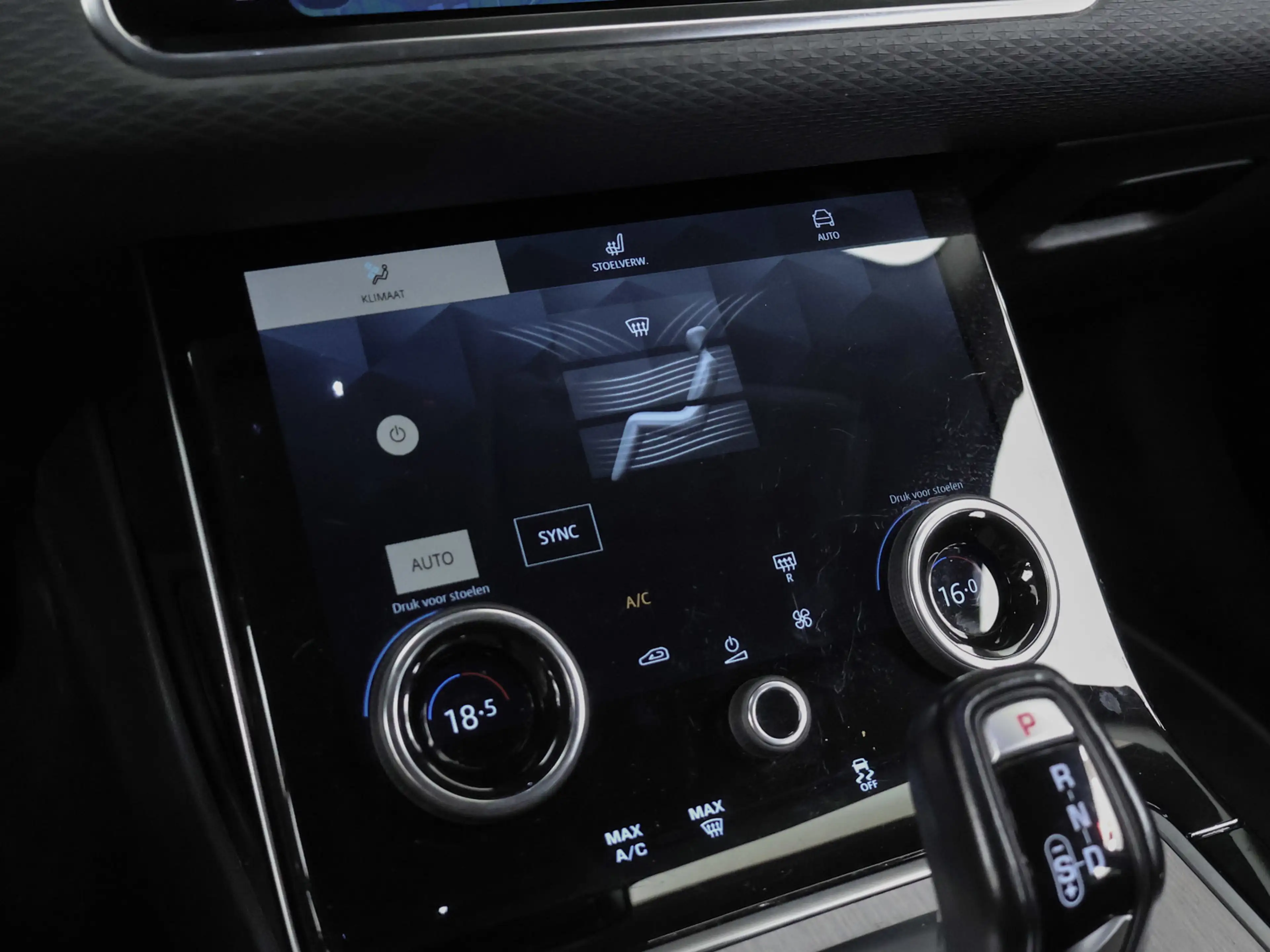 Land Rover Range Rover Evoque 1.5 P300e AWD S Sport (APPLE CARPLAY,NAVI,CAMERA,3 — photo 21