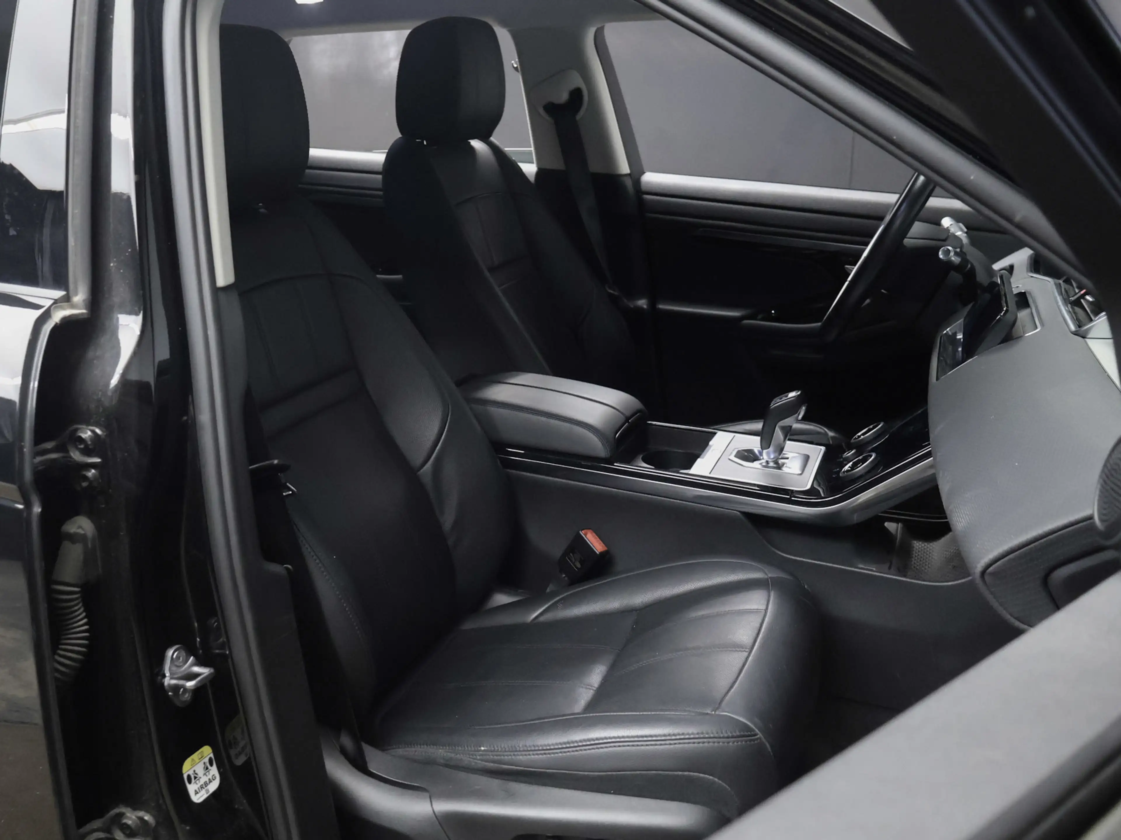 Land Rover Range Rover Evoque 1.5 P300e AWD S Sport (APPLE CARPLAY,NAVI,CAMERA,3 — photo 37