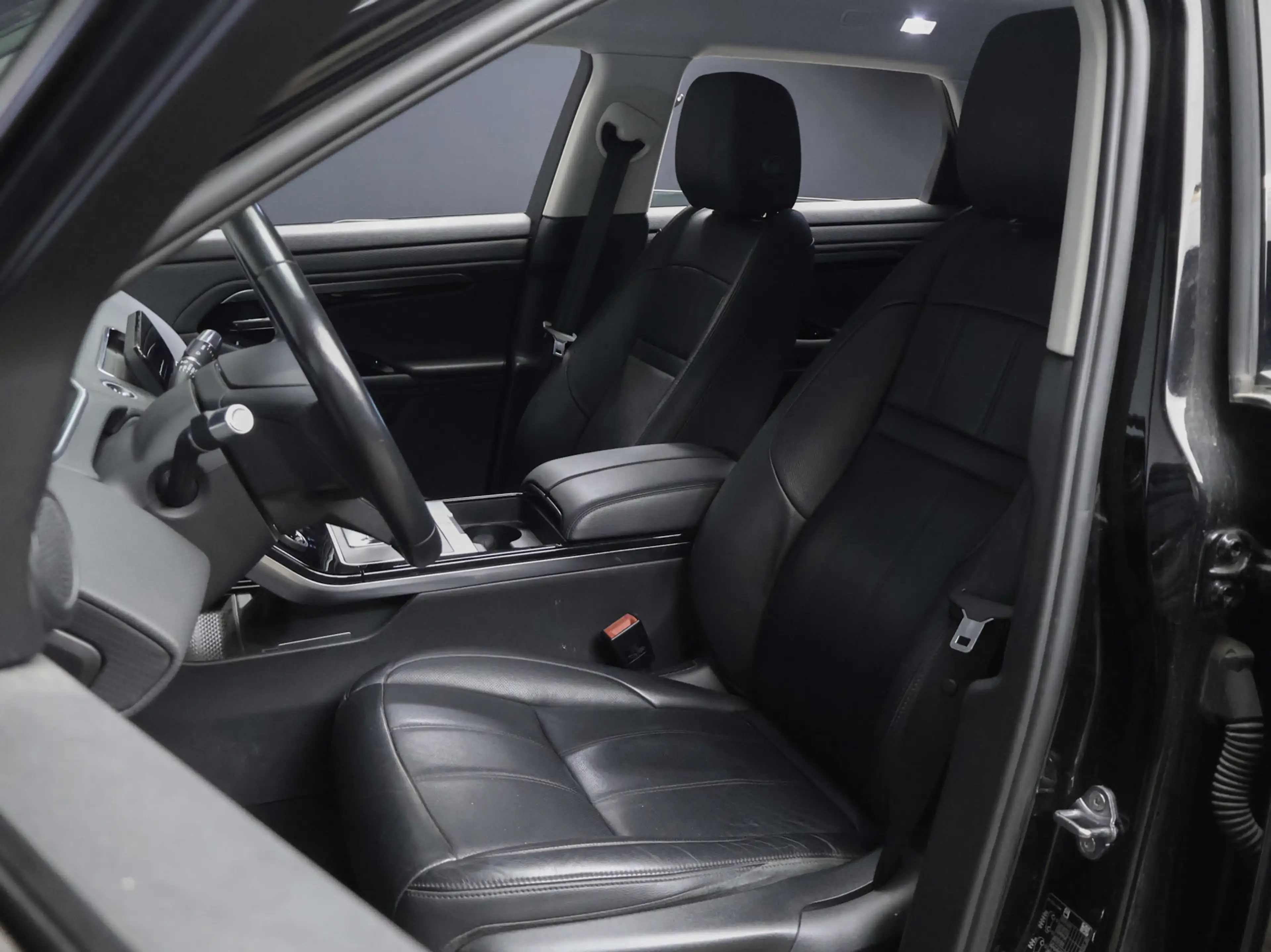 Land Rover Range Rover Evoque 1.5 P300e AWD S Sport (APPLE CARPLAY,NAVI,CAMERA,3 — photo 32