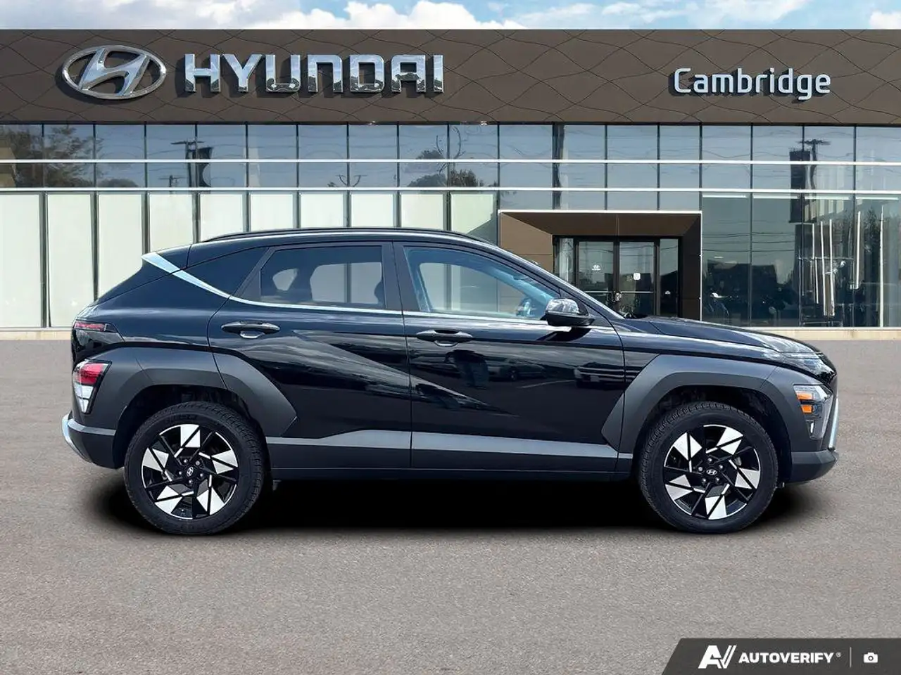 Hyundai KONA снимка Hyundai KONA