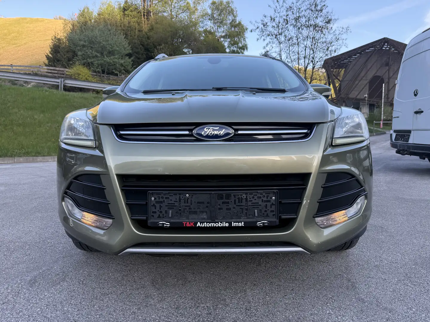 Ford Kuga 2,0 Titanium 4x4 TDCI DPF Aut. Grün - 2