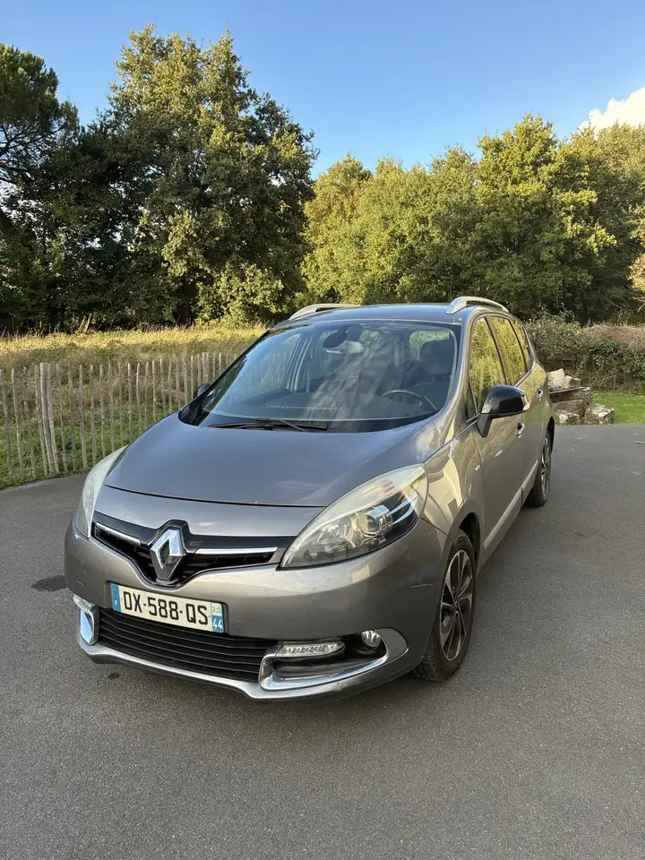 Renault Grand Scenic Grand ScÃ©nic dCi 110 Bose Edition EDC 7