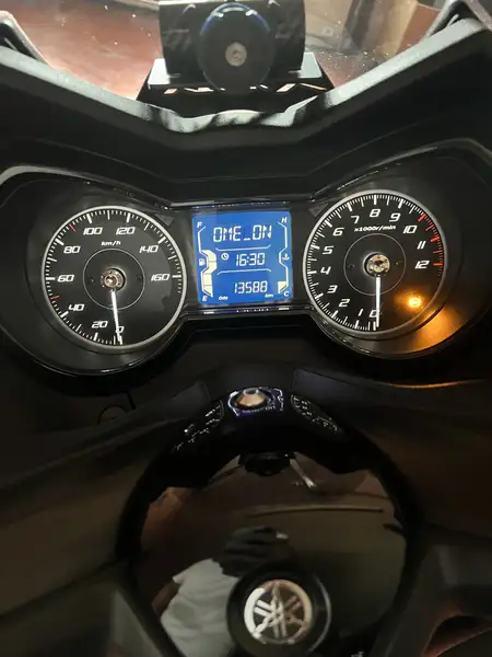 Yamaha XMAX 125 - foto 8
