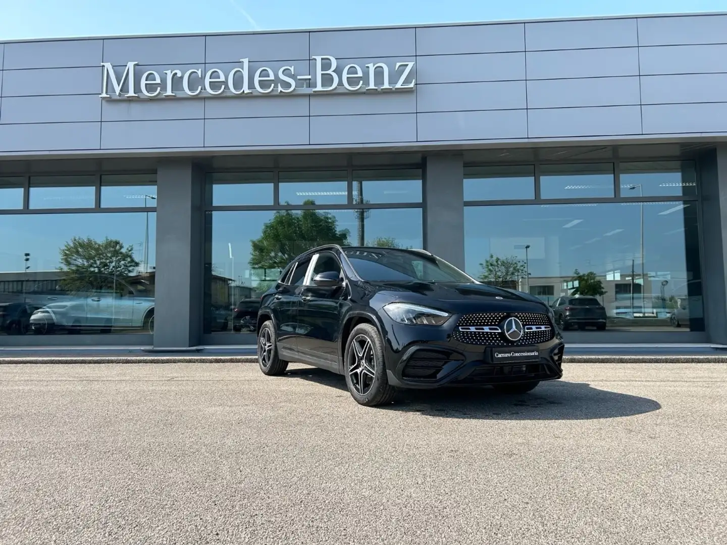 Mercedes-Benz GLA 200 d automatic Schwarz - 1