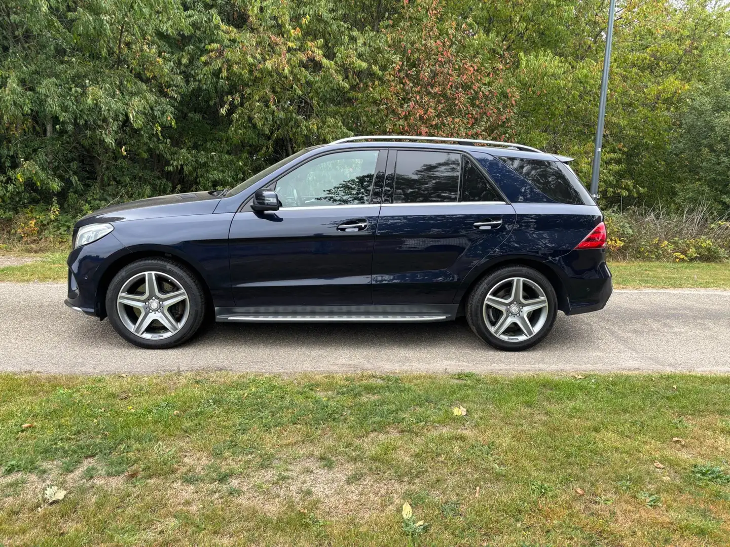 Mercedes-Benz GLE 350 d 4MATIC AMG Sport Edition Grijs kenteken (ex btw) Blauw - 2