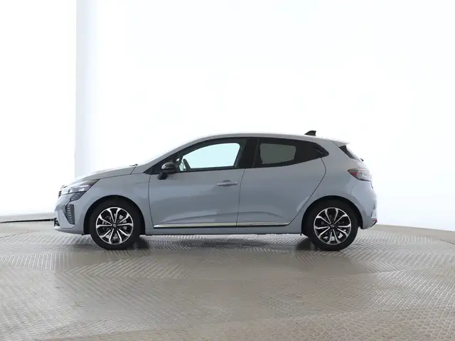 Renault Clio view 2