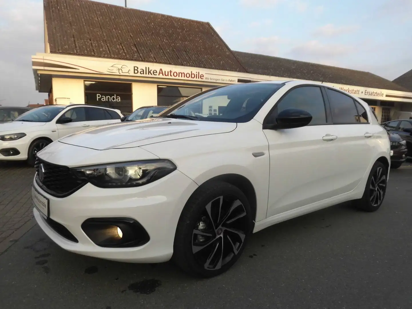 Fiat Tipo 5-T. S-Design *XENON*SHZ*KAMERA*CARPLAY*PDC*uvm! Weiß - 1