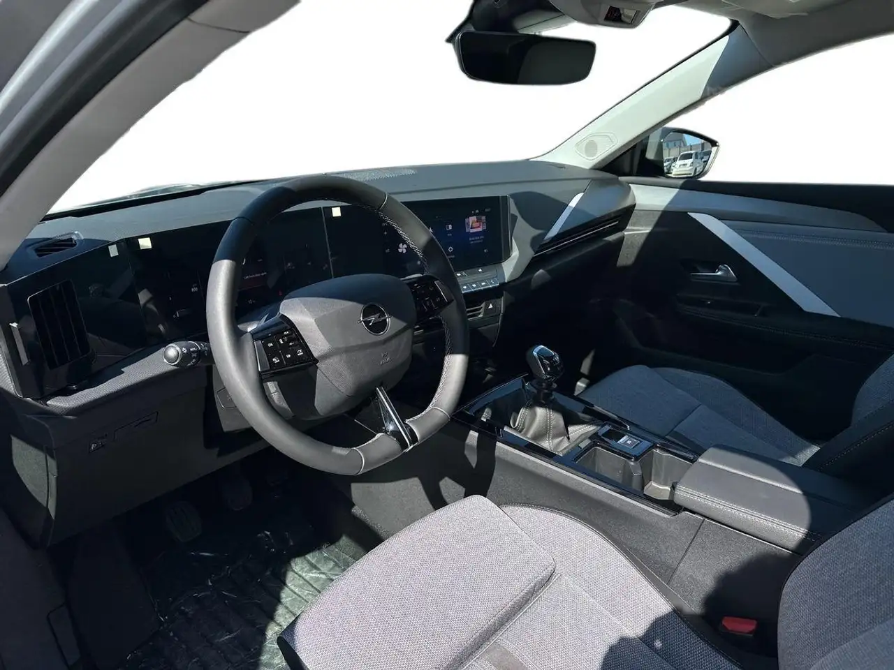 Opel Astra 1.2 Turbo Business Elegance, миниатюра 9